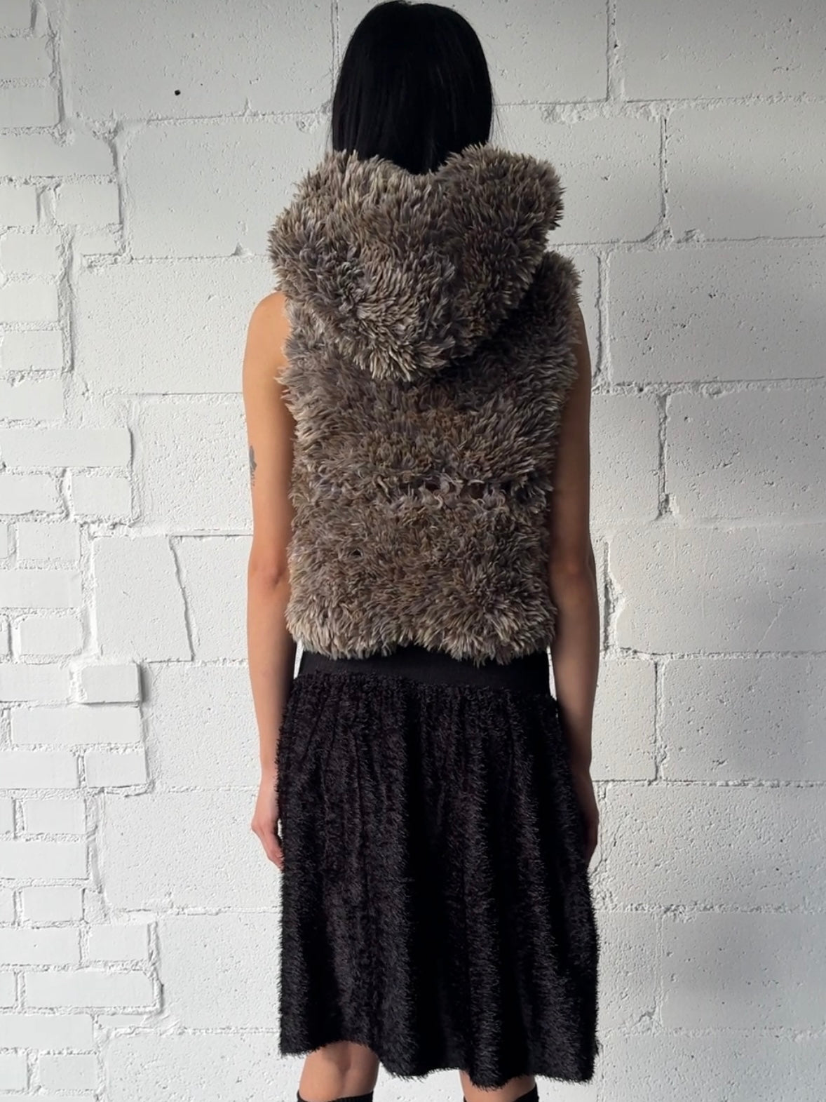 faux fur hoodie vest / brown