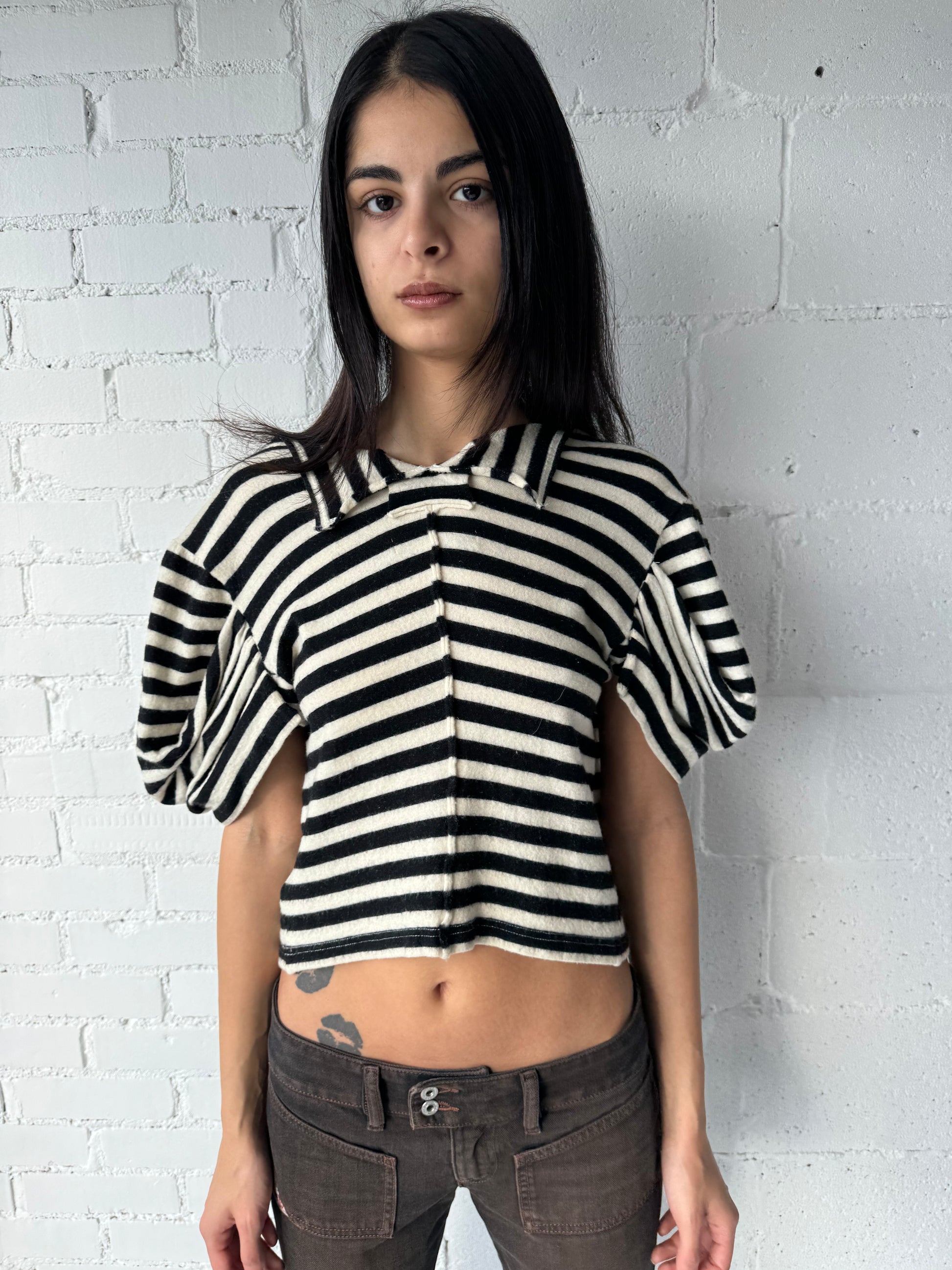 '09 FW wool striped cropped sweater