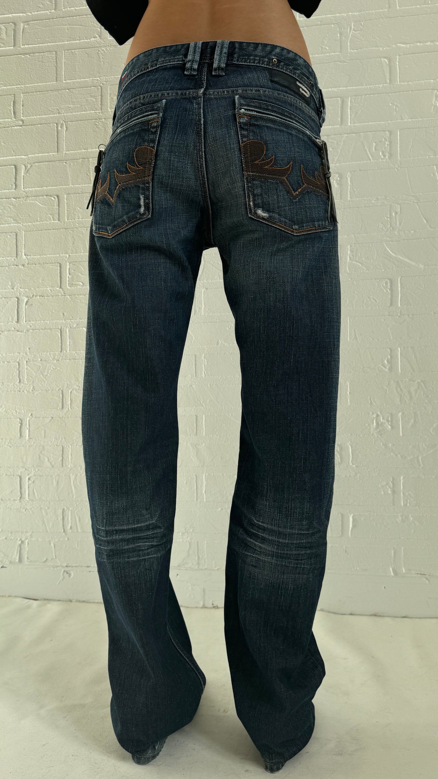 embroidered pocket small