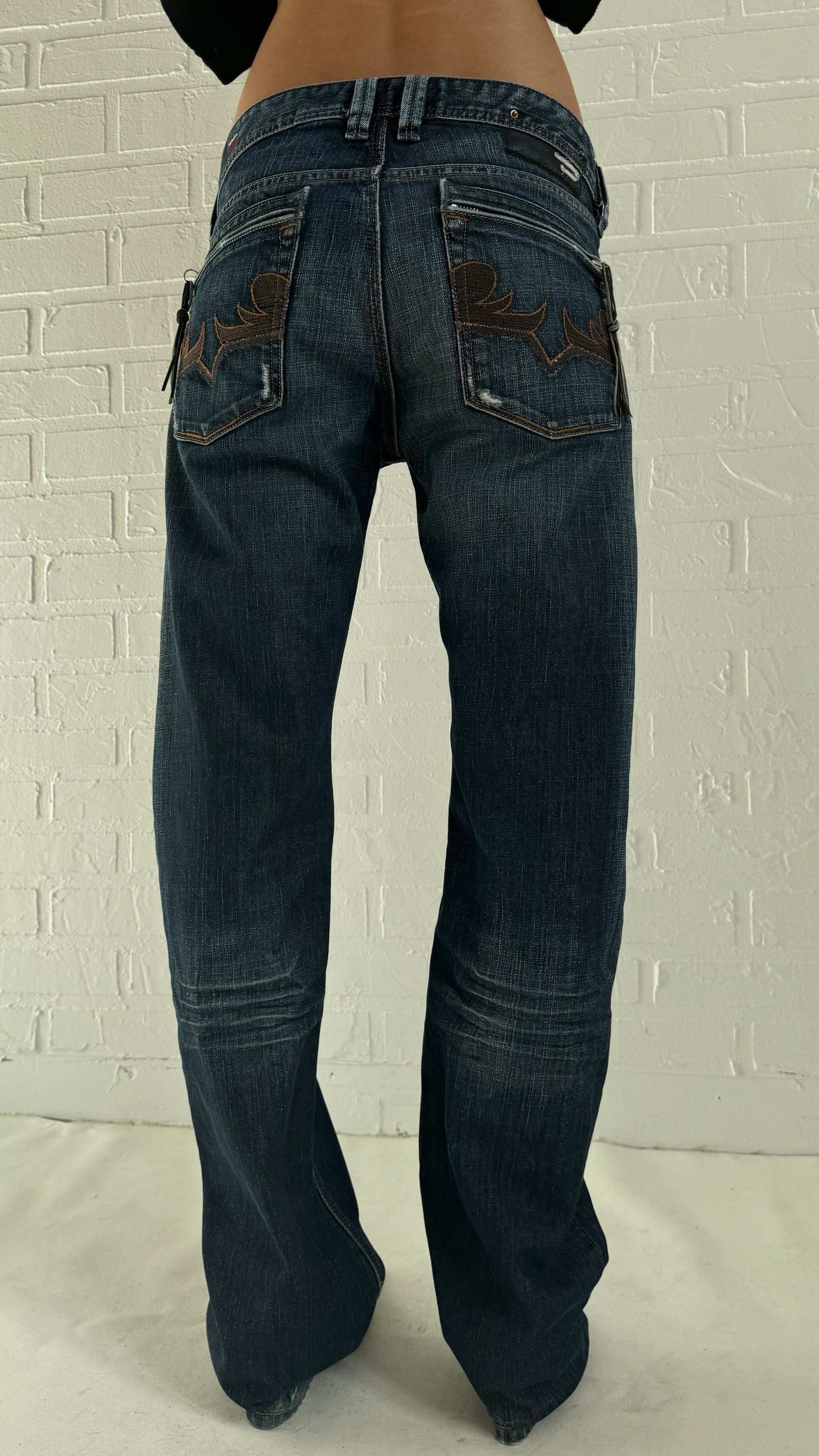 embroidered pocket small