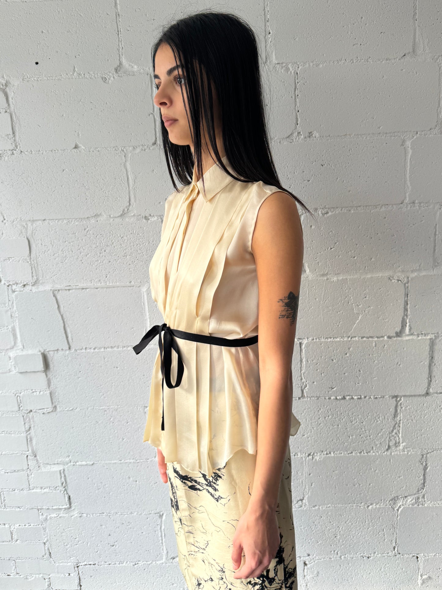 silk ribbon sleeveless pleated top / cream 2007