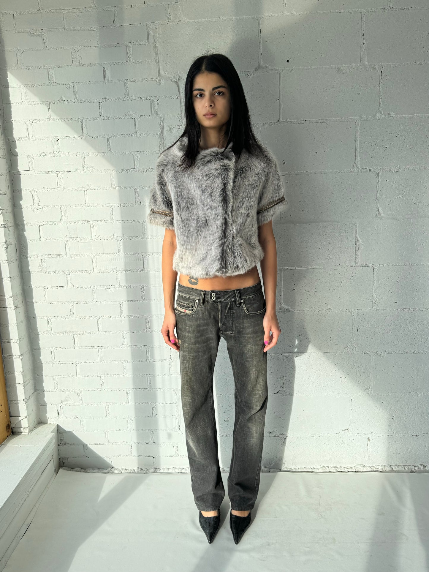 faux fur cropped jacket / grey