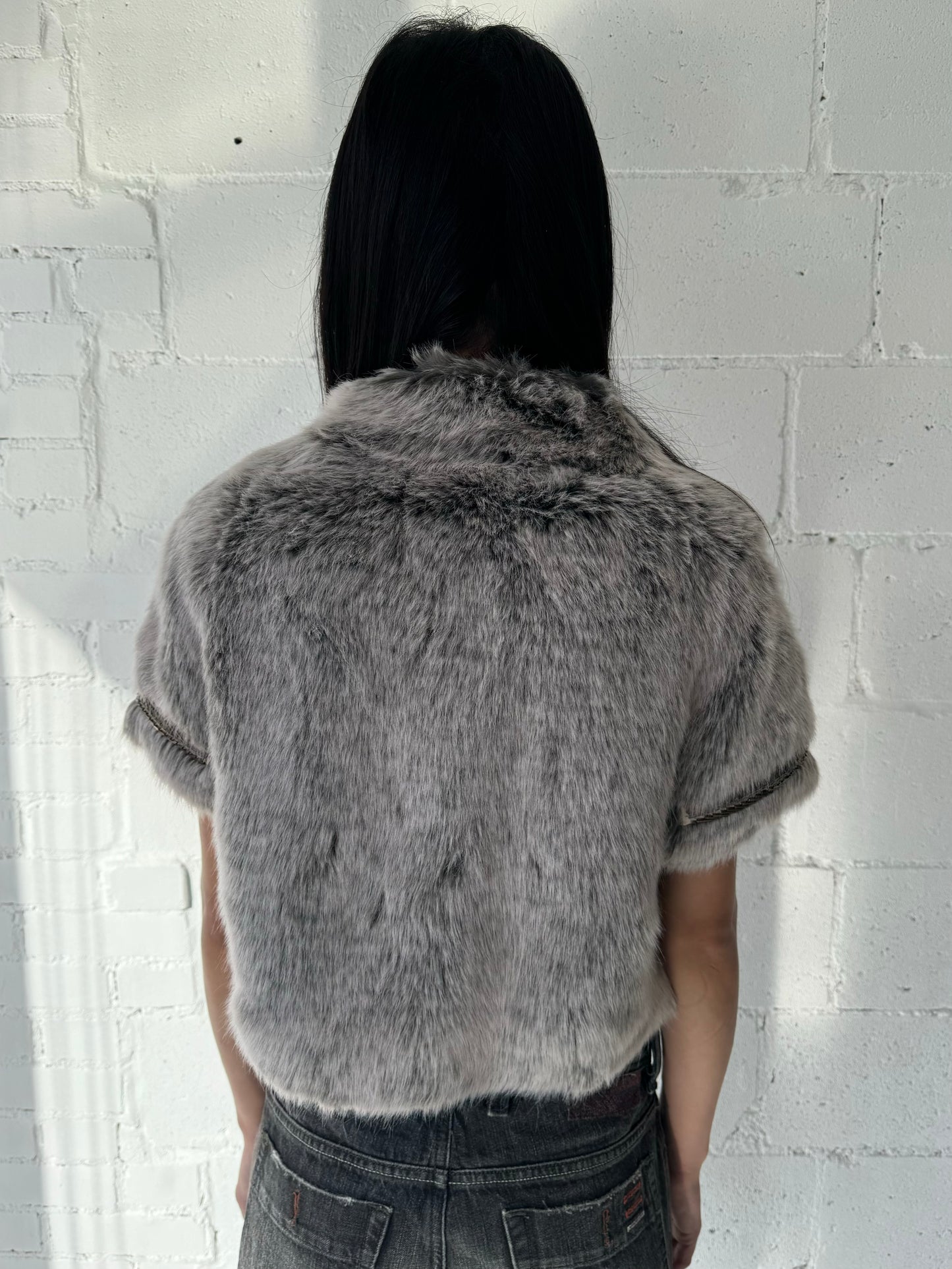faux fur cropped jacket / grey