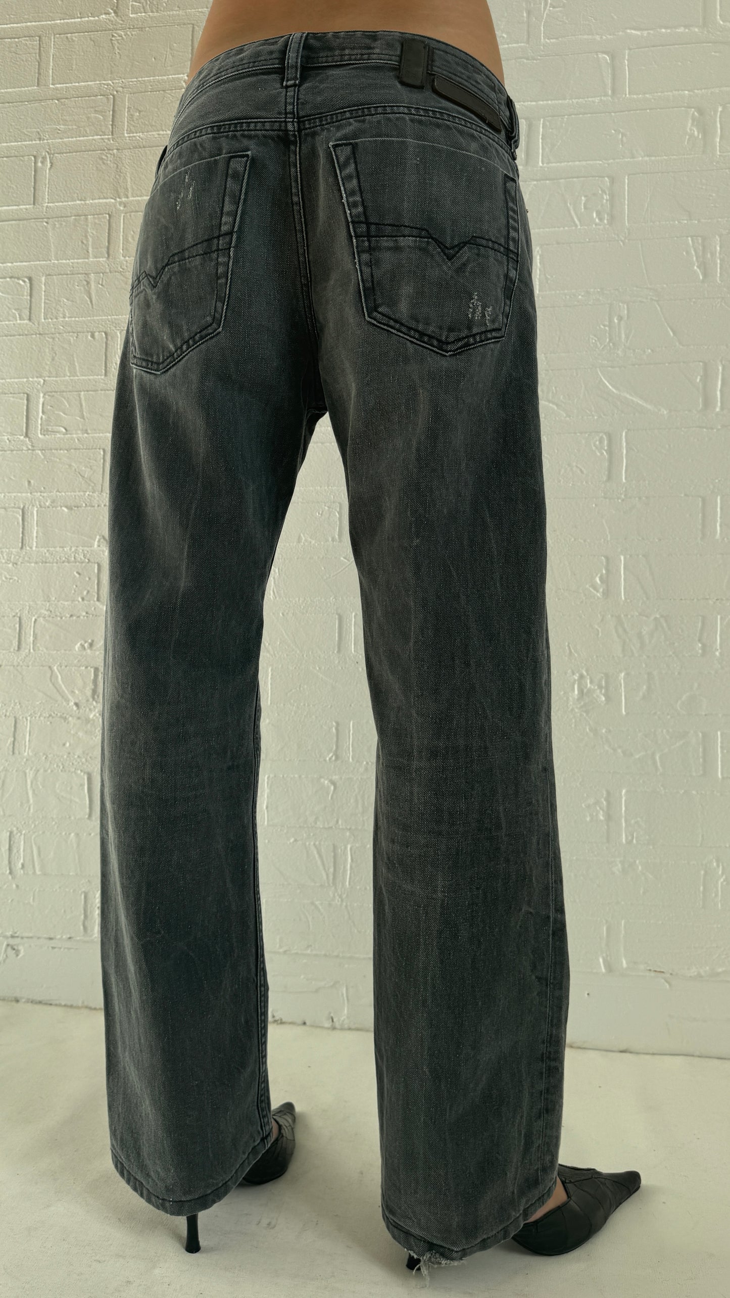 black distressed small