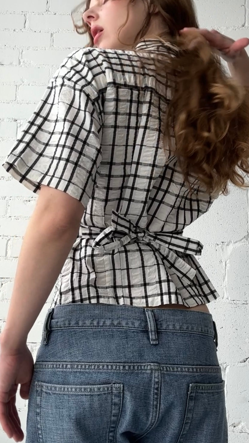 waist tie shirt