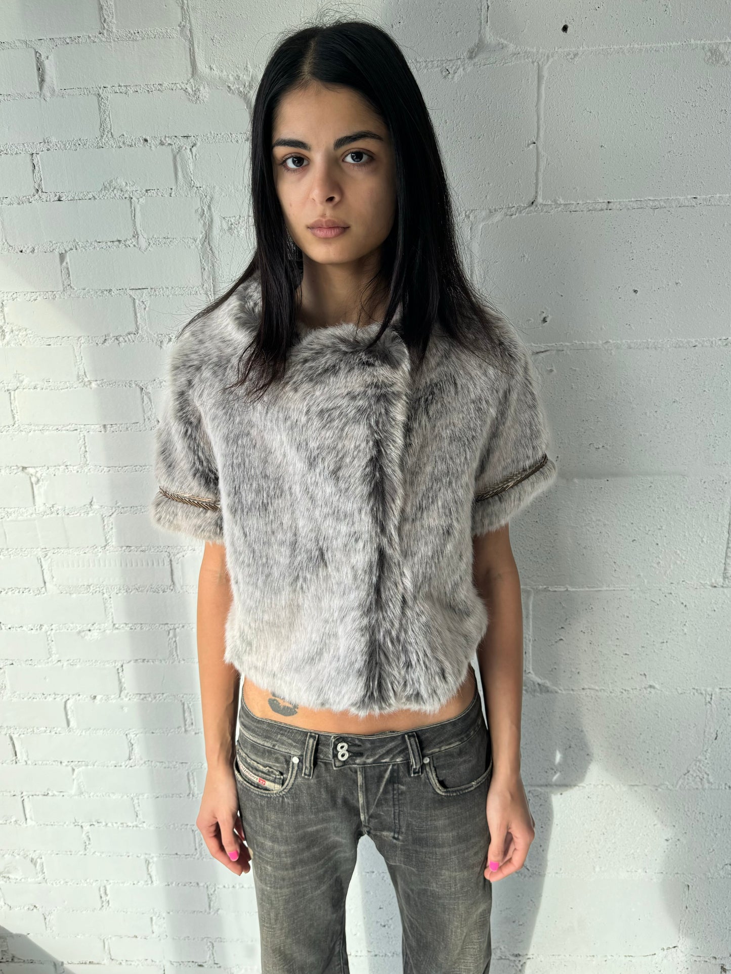 faux fur cropped jacket / grey