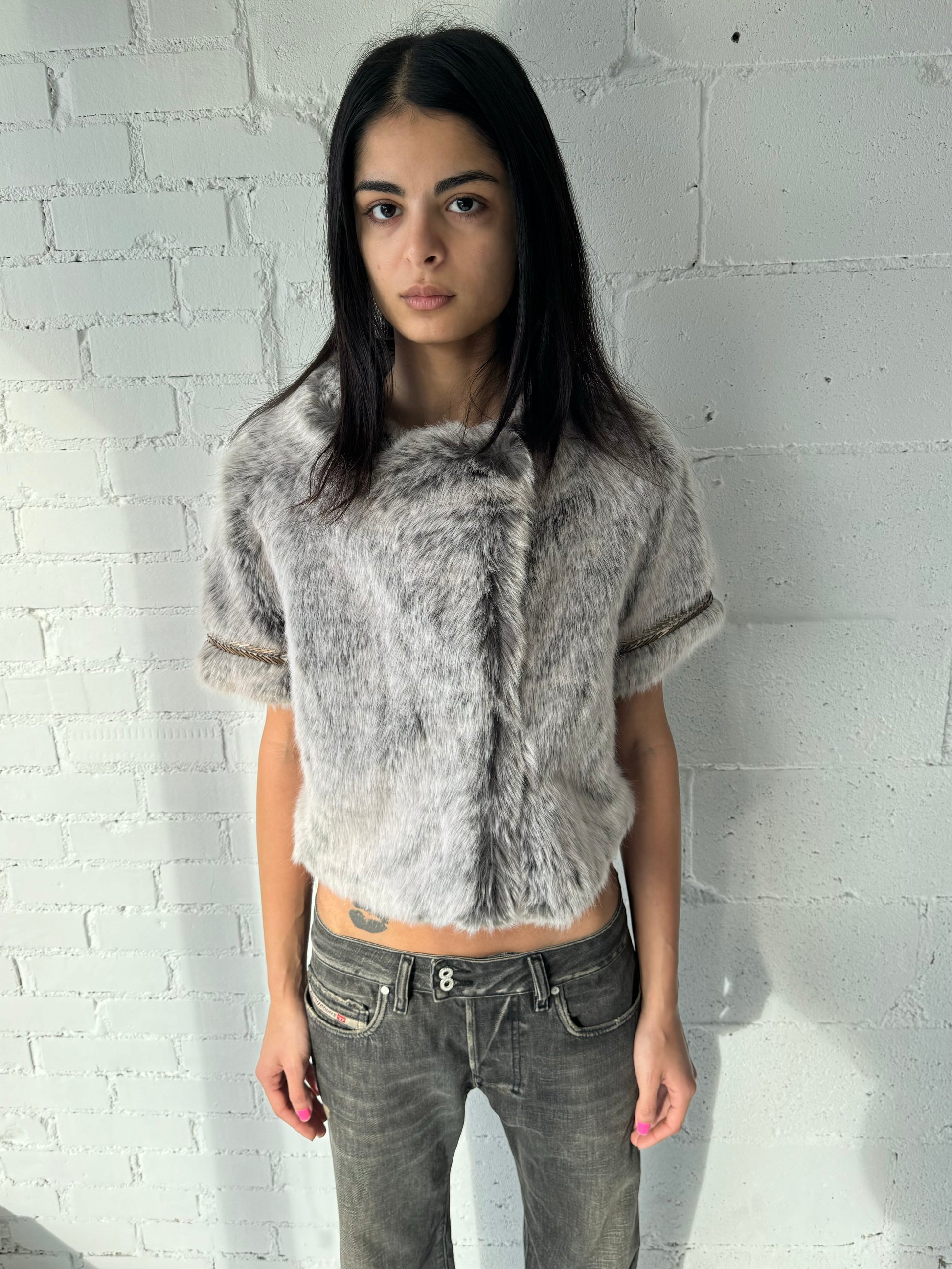 faux fur cropped jacket / grey