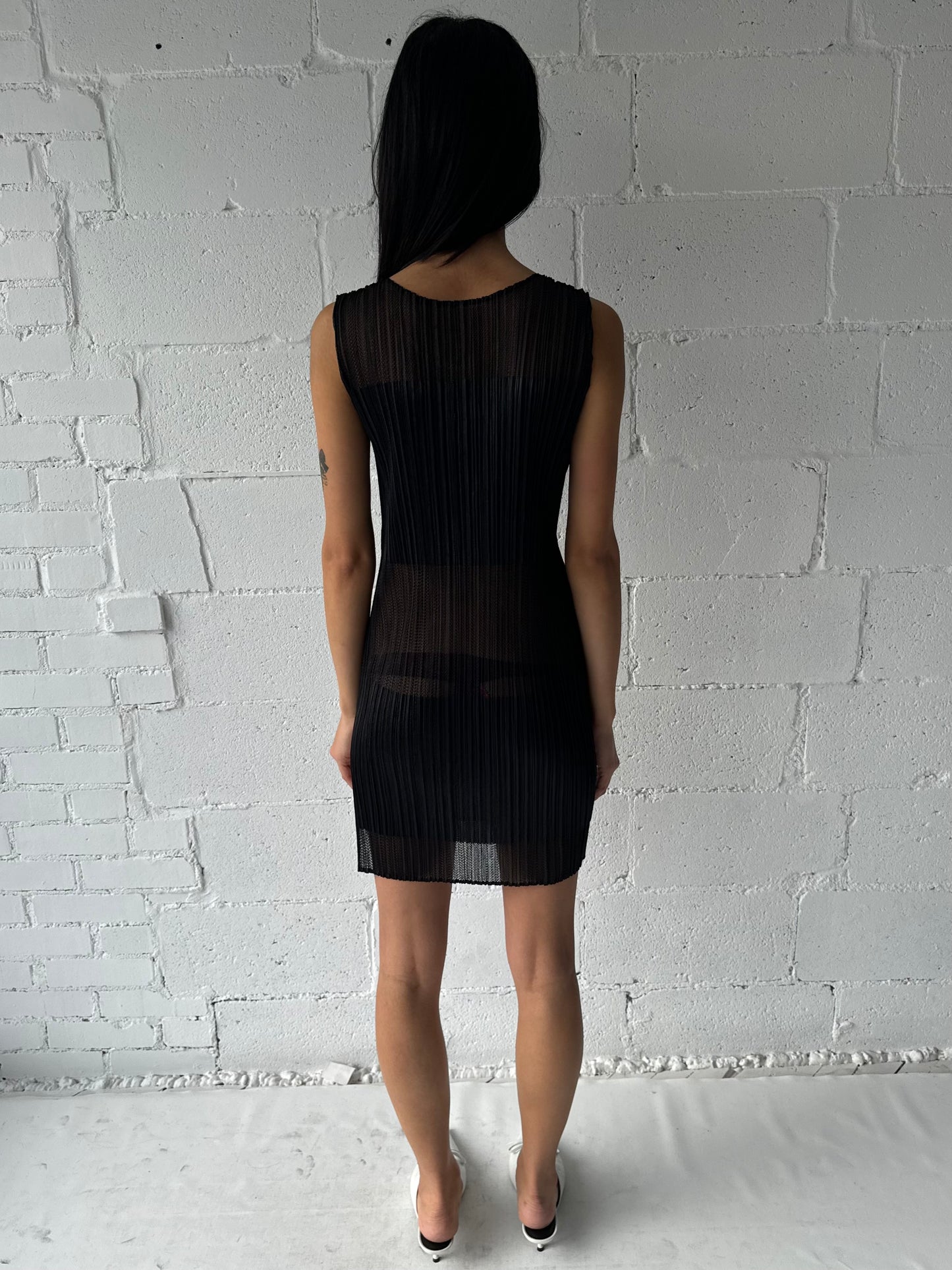 pleats sheer cut out mini dress / black
