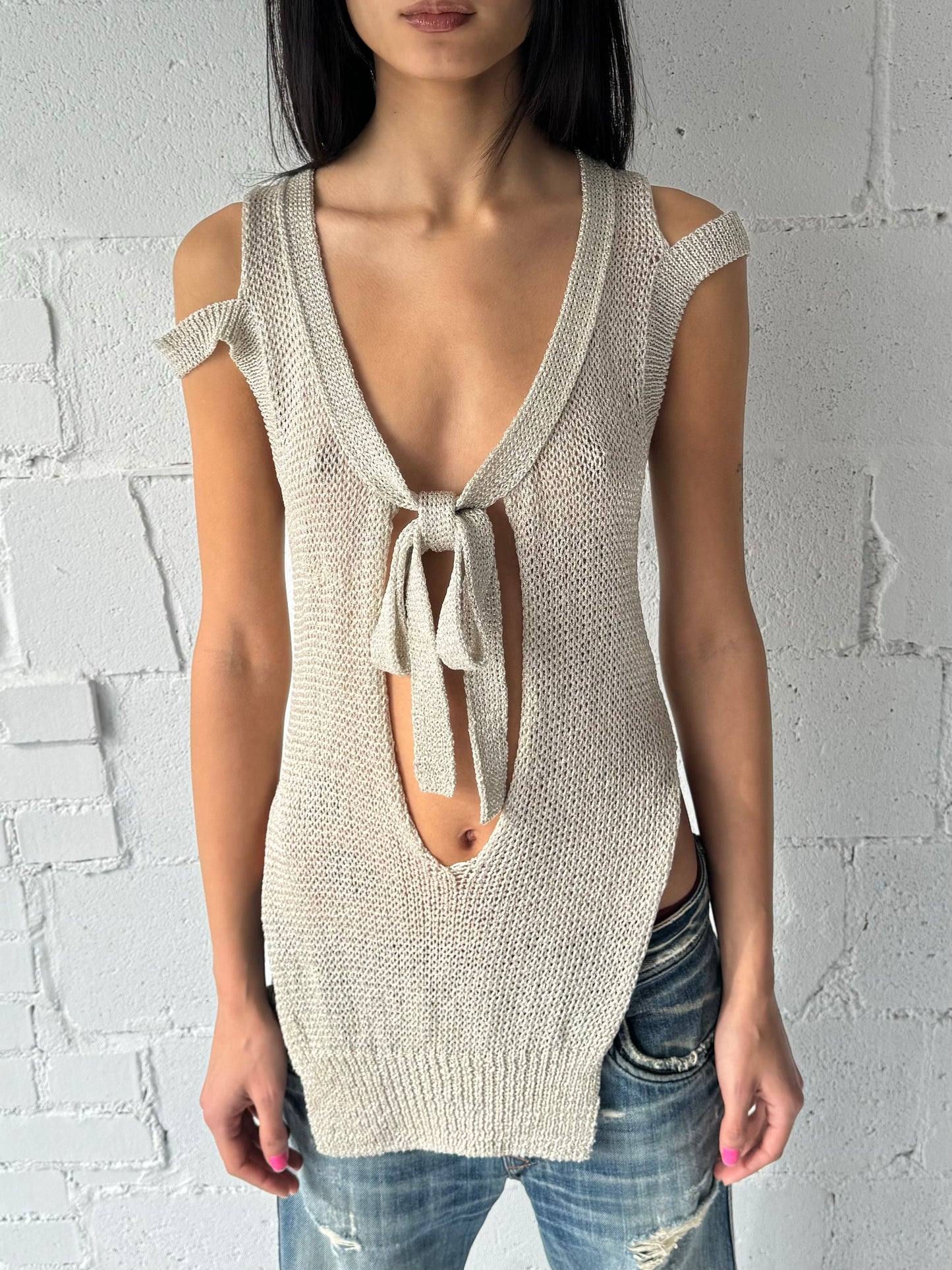 knit sleeveless top / beige