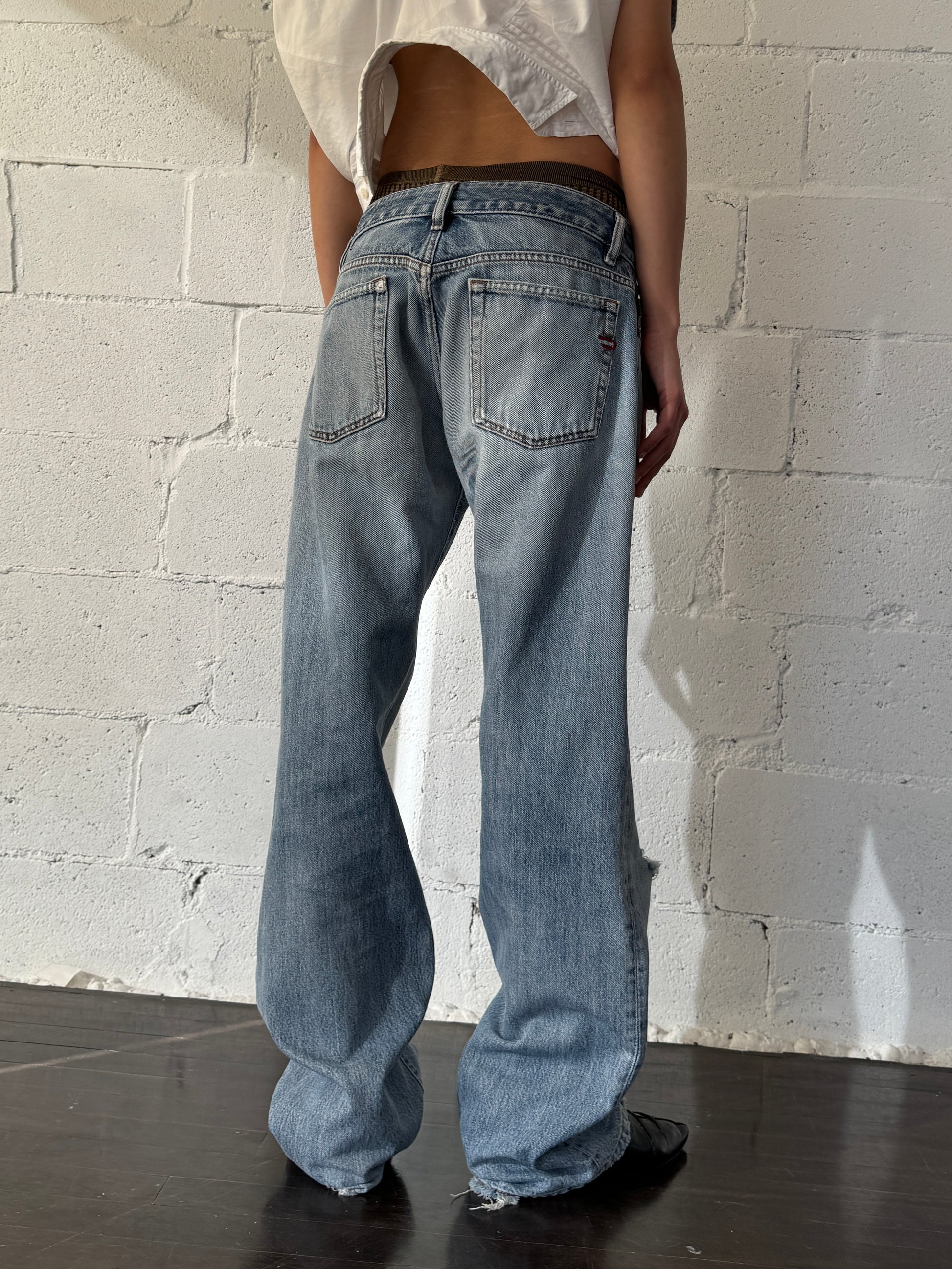 boot cut distressed light wash  32