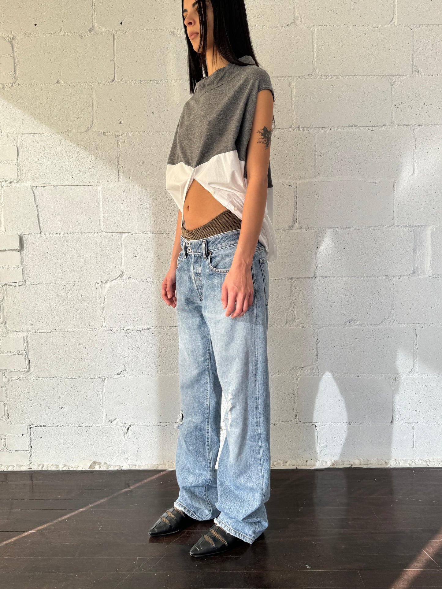 boot cut distressed light wash  32