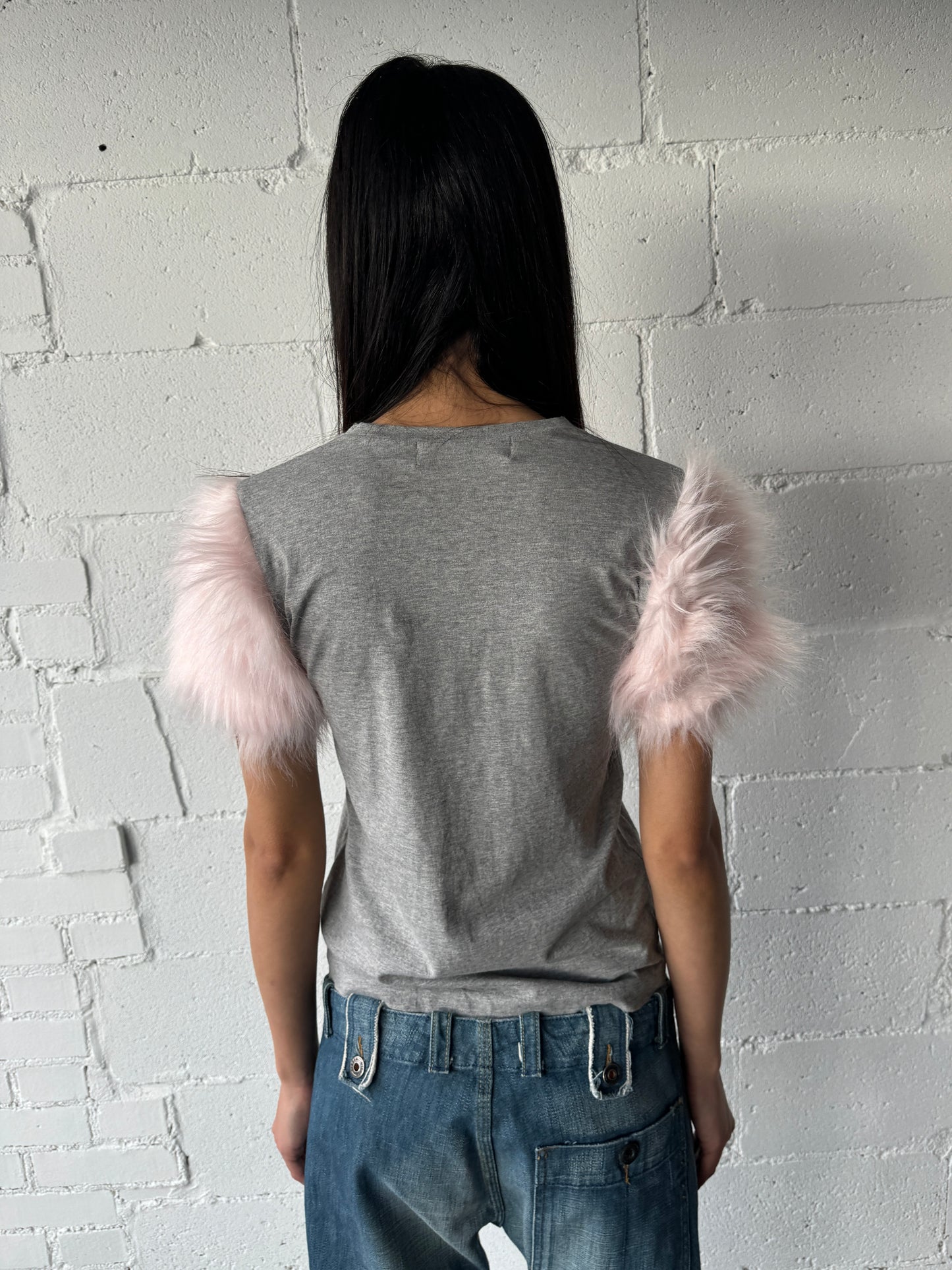 faux fur sleeve top grey / pink