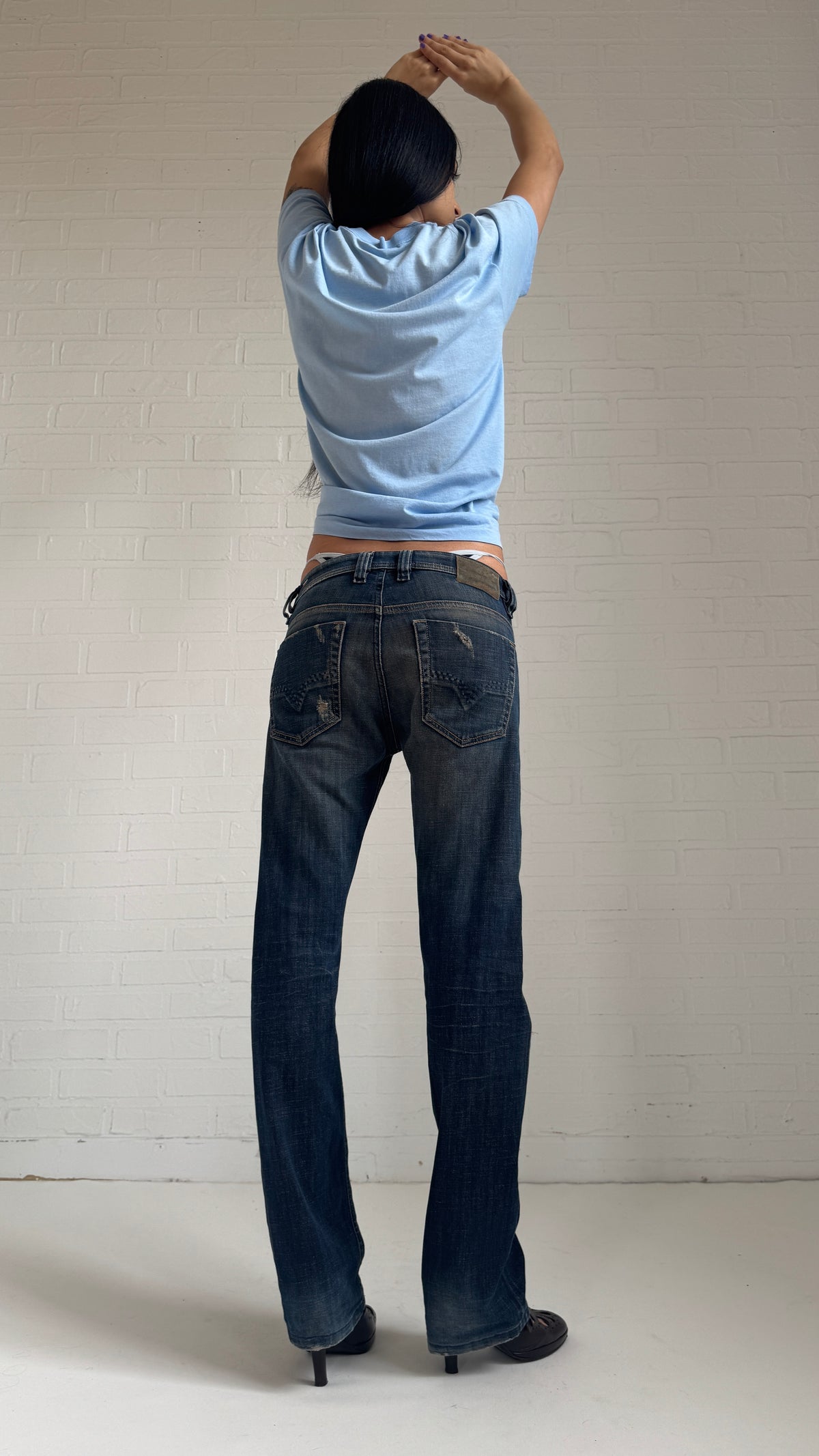 Dark Distreseed Straight Leg Jeans