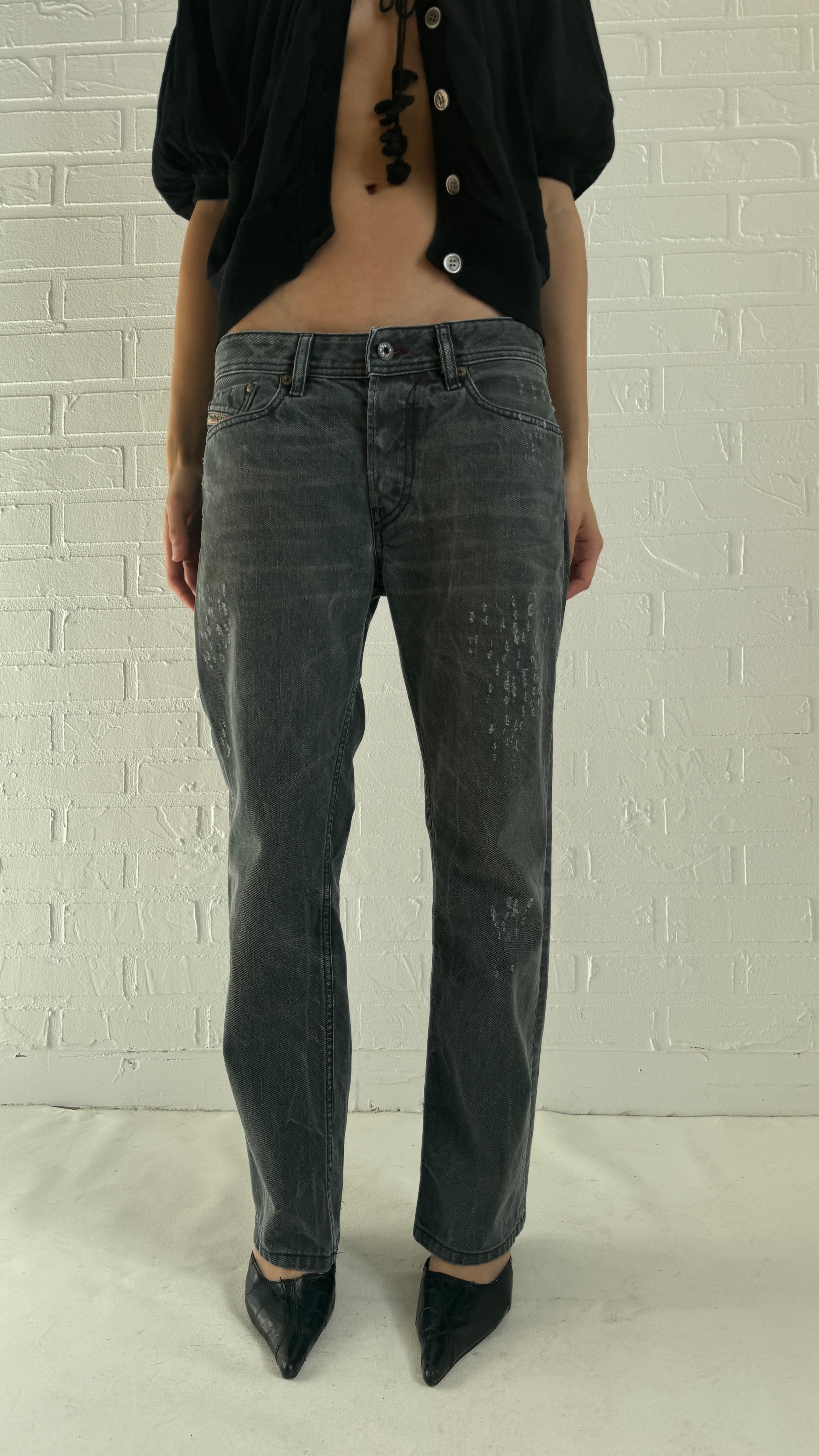 black distressed small
