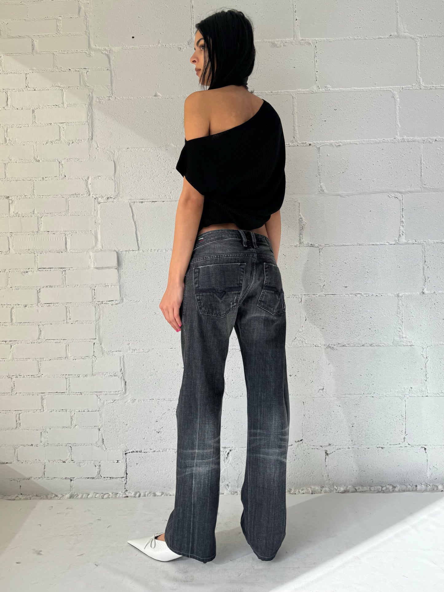 rib knit asymmetric top / black