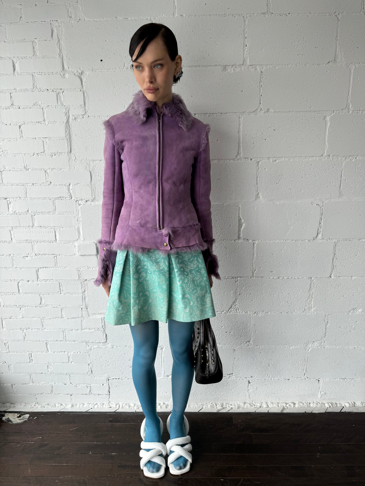 leather floral appliqué bag / brown