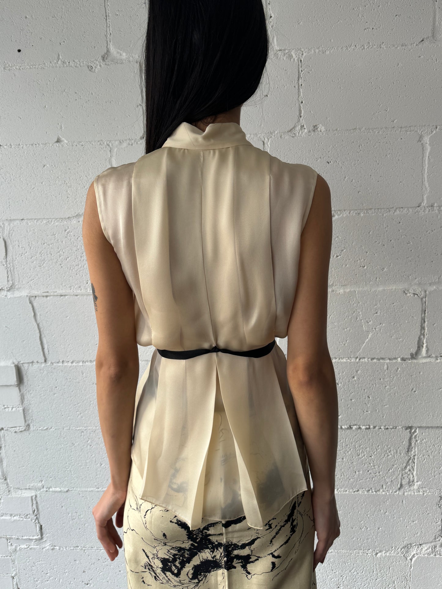 silk ribbon sleeveless pleated top / cream 2007