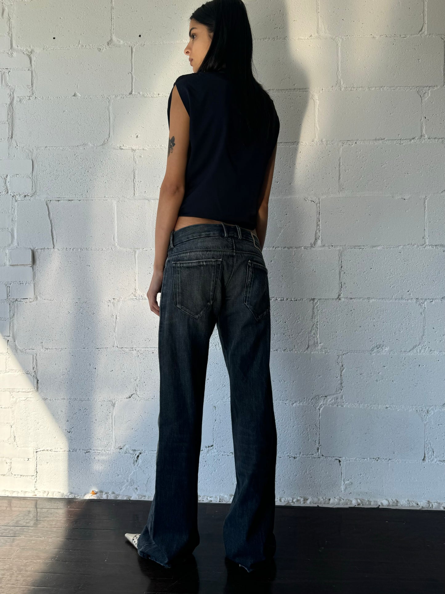 vtg straight jeans in dark rust wash / small