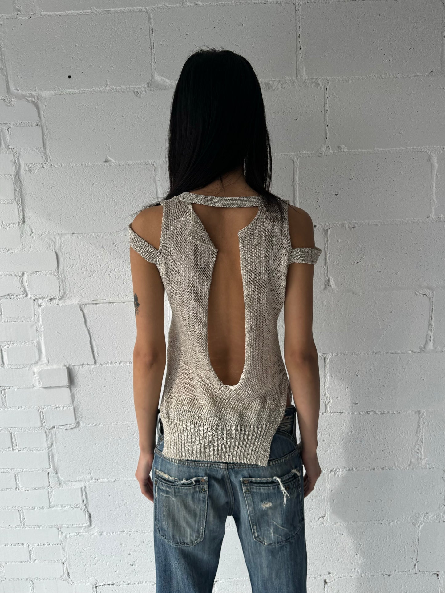 knit sleeveless top / beige
