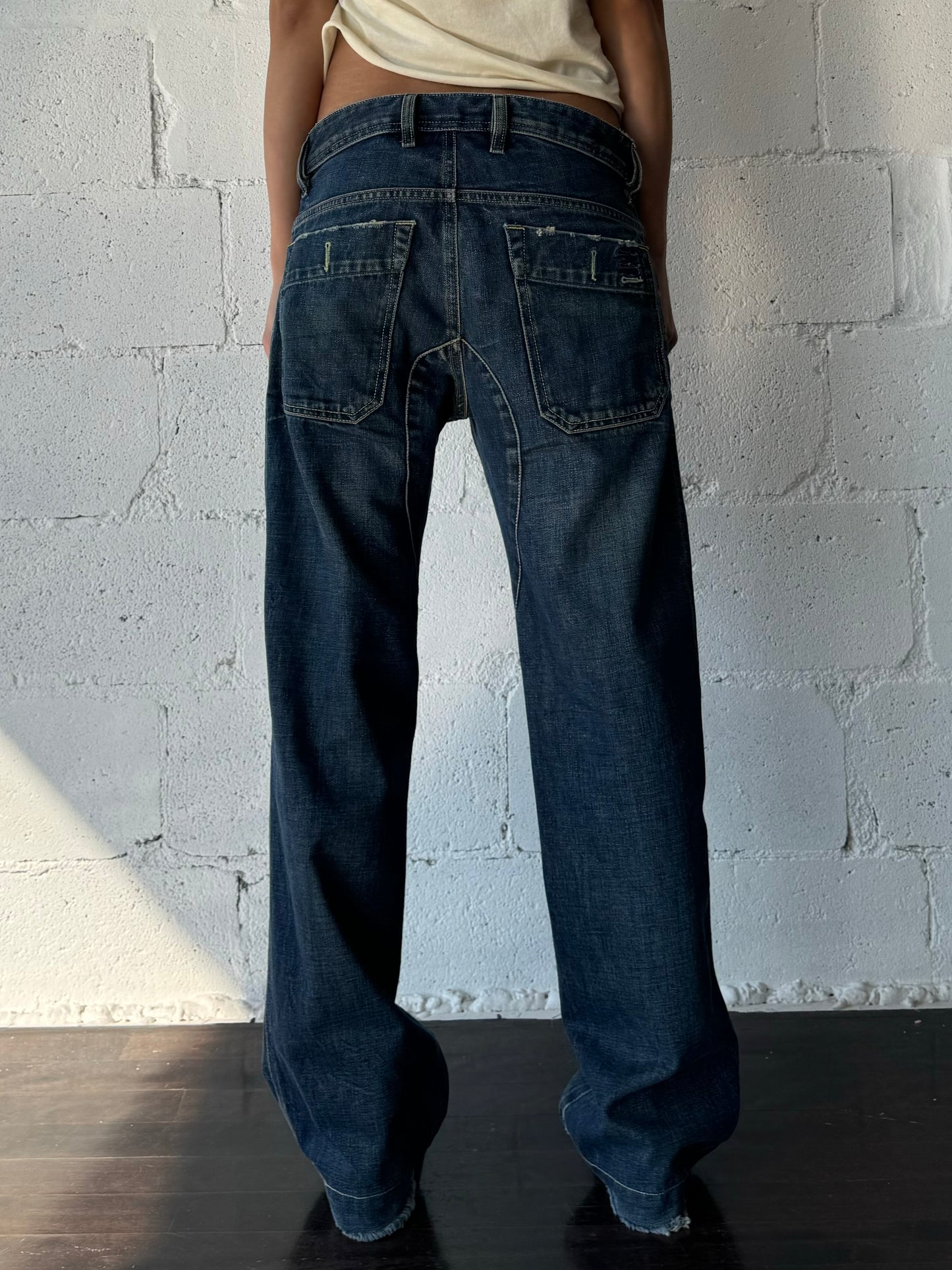 curve pocket dark wash / m