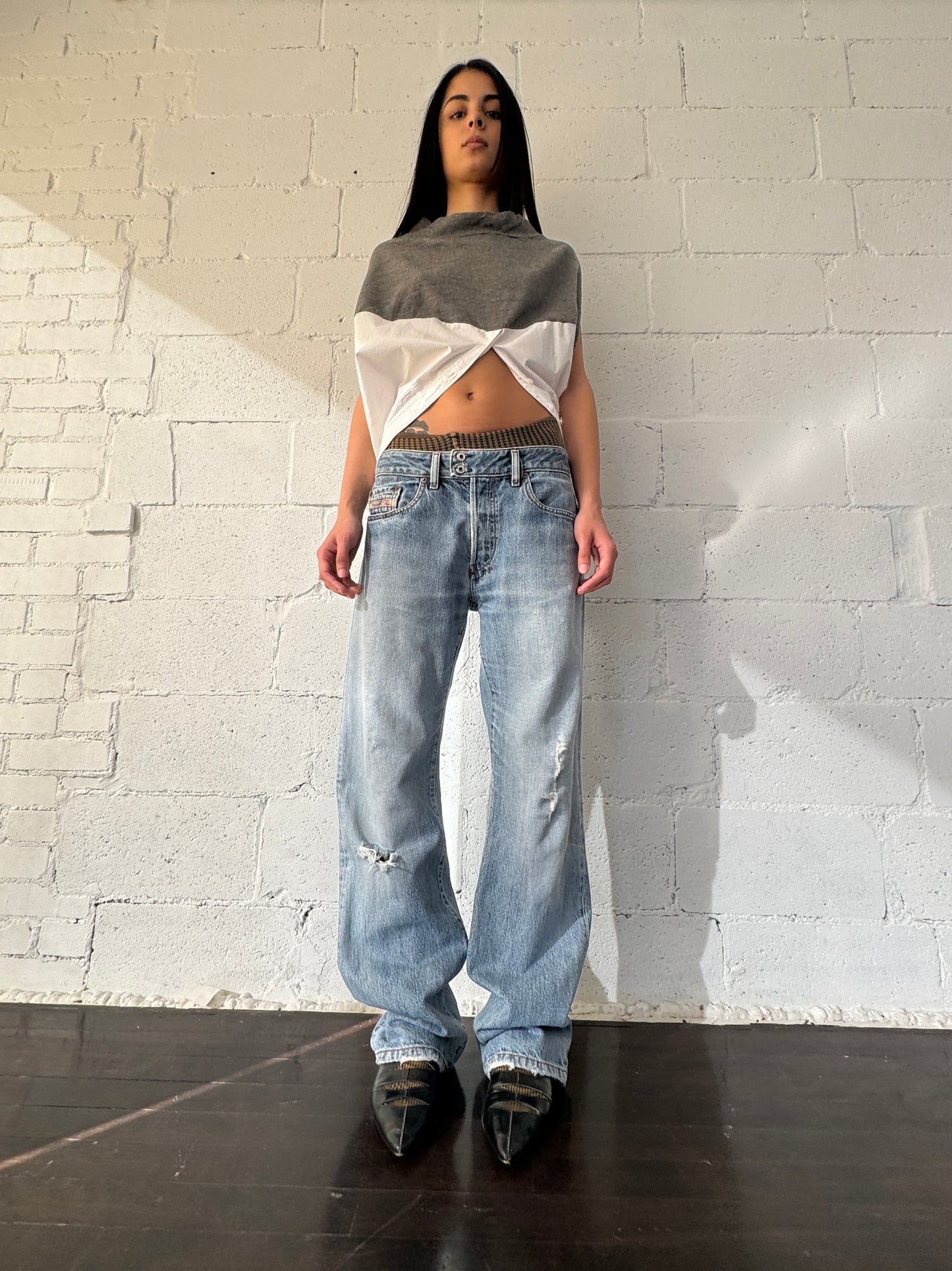 boot cut distressed light wash  32