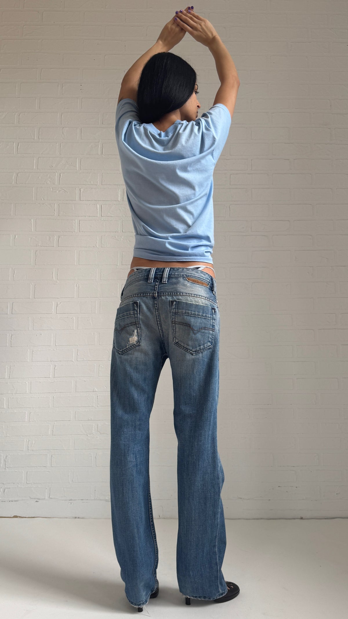Distressed Straight Leg Jeans