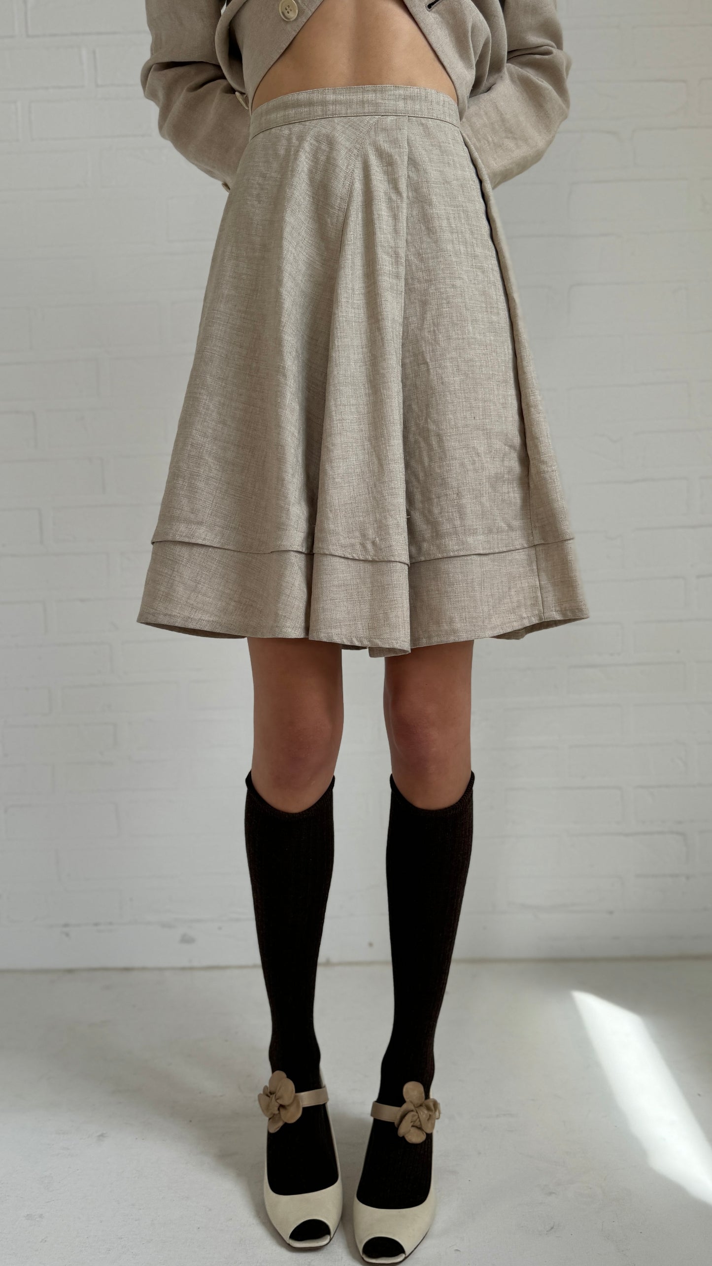 khaki skirt