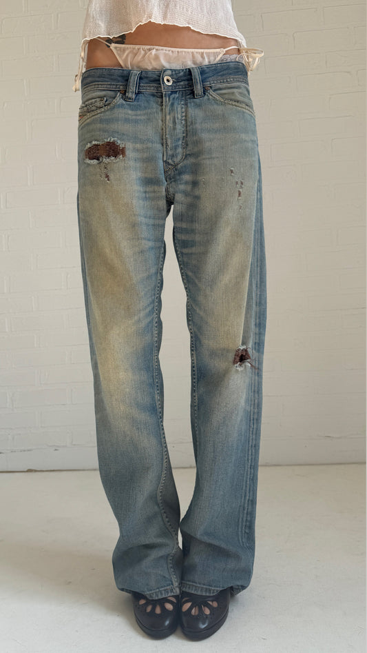 Distressed Relaxed Jeans