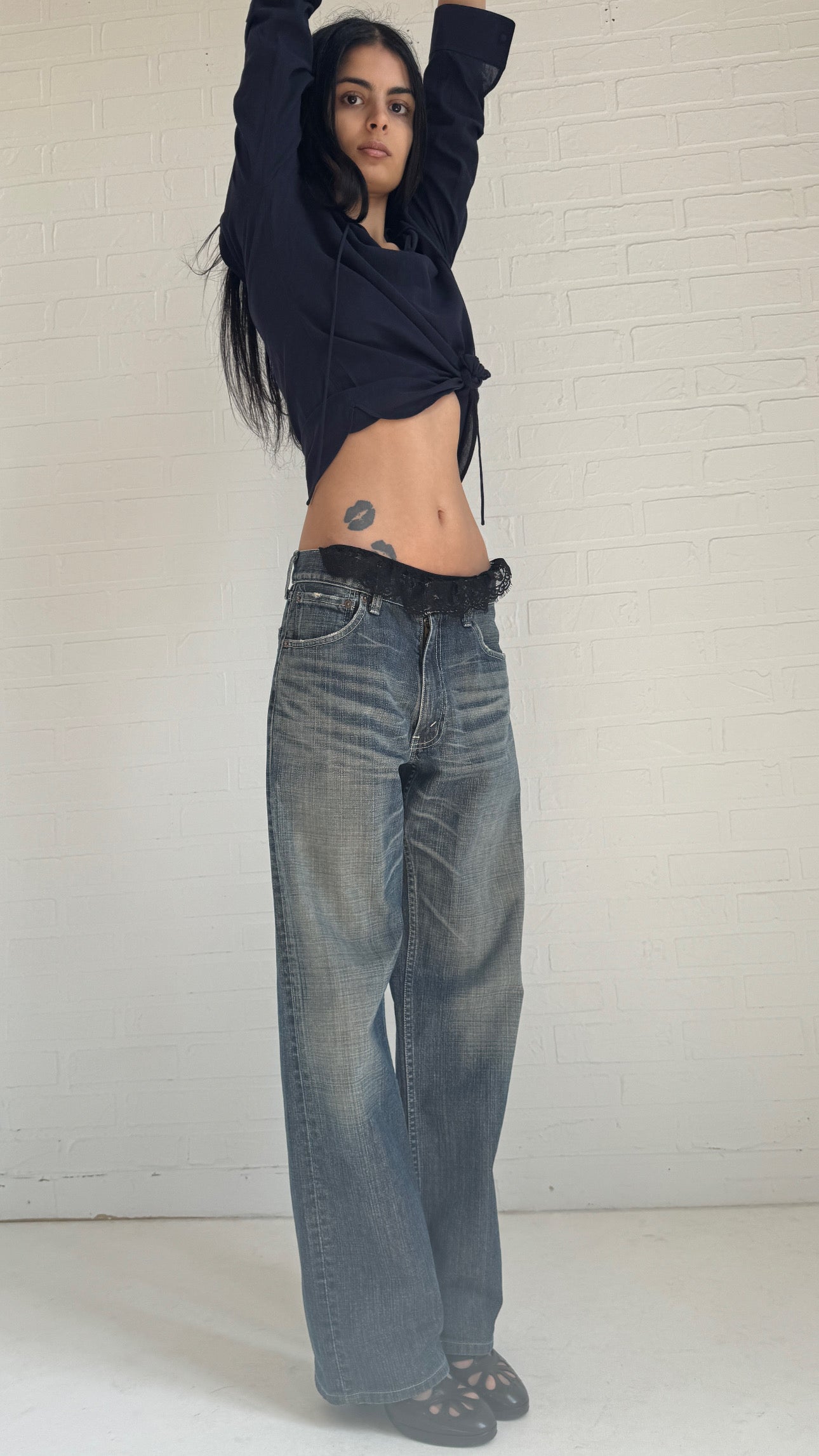 Relaxed Mid Rise Wide Jeans