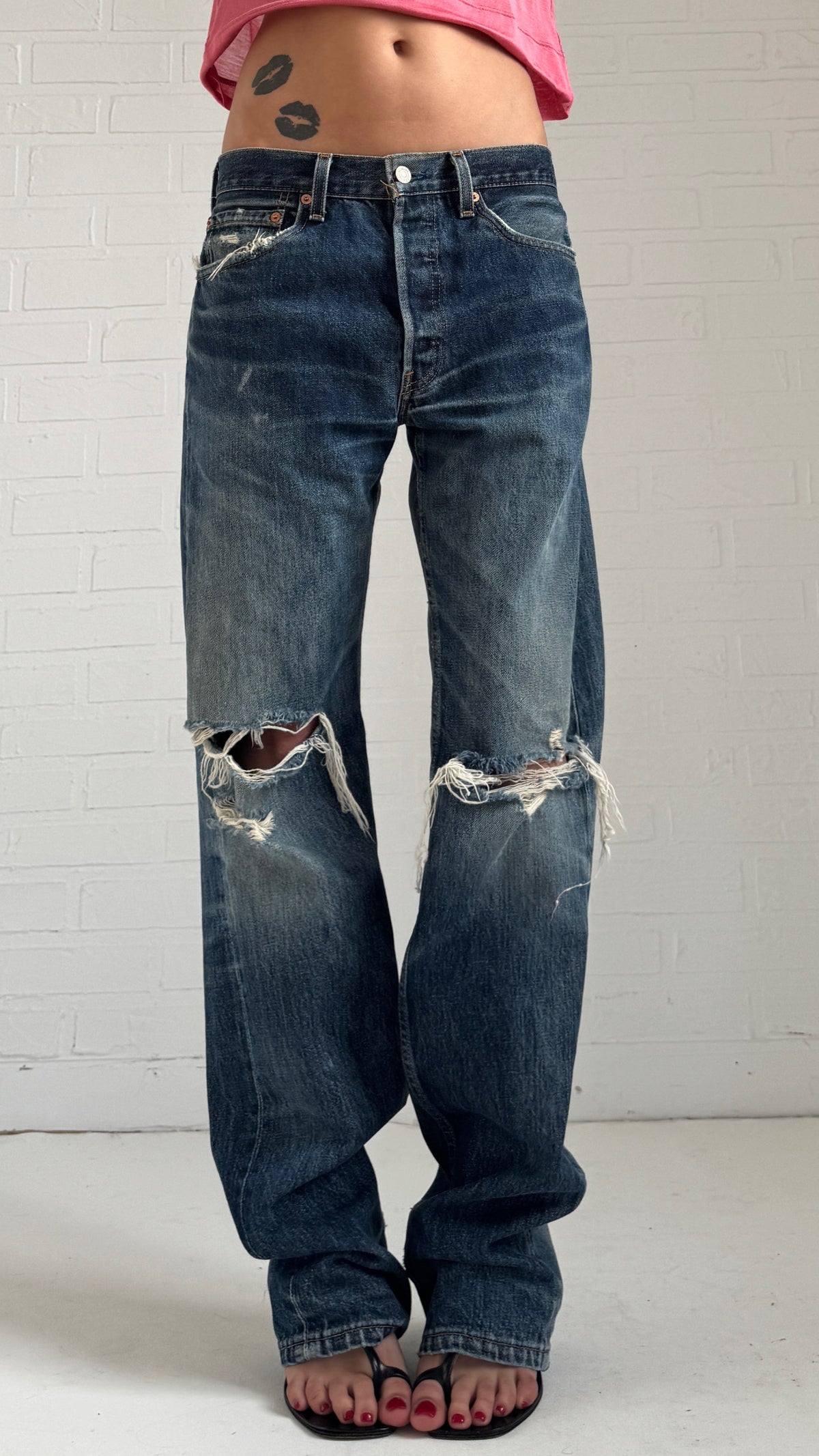 501 Distressed Dark Jeans