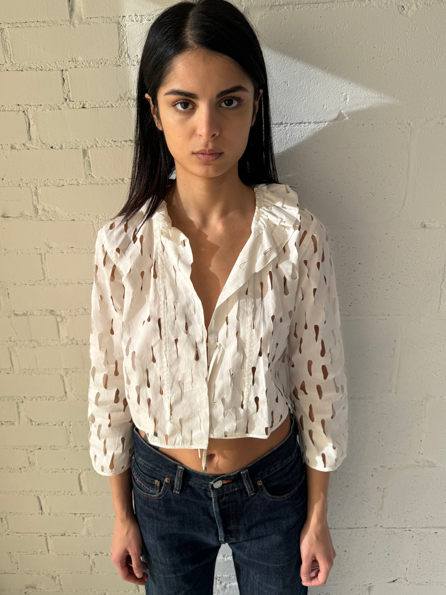 cut out collar blouse / white