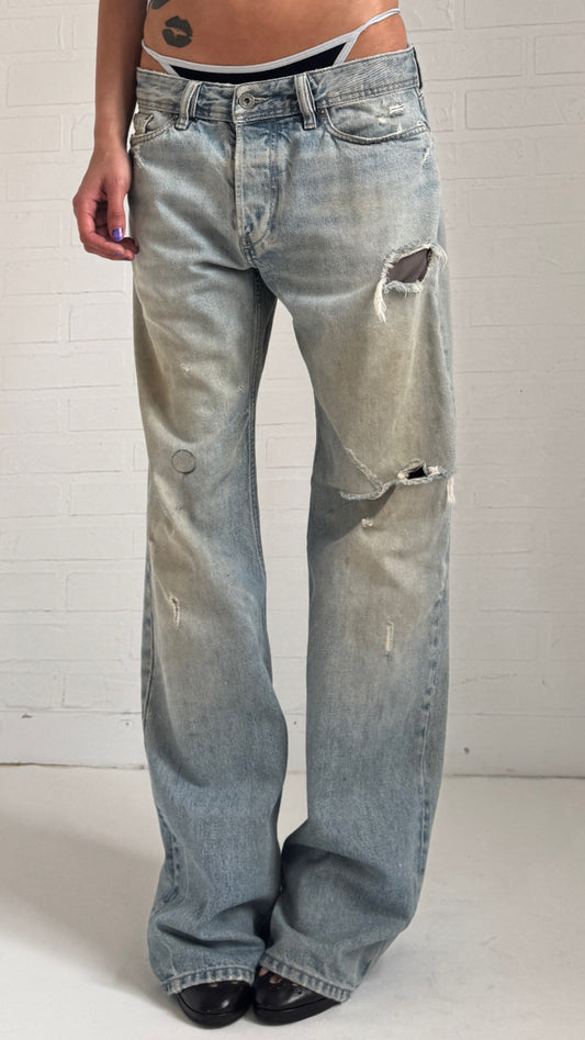 Distressed Relaxed Jeans