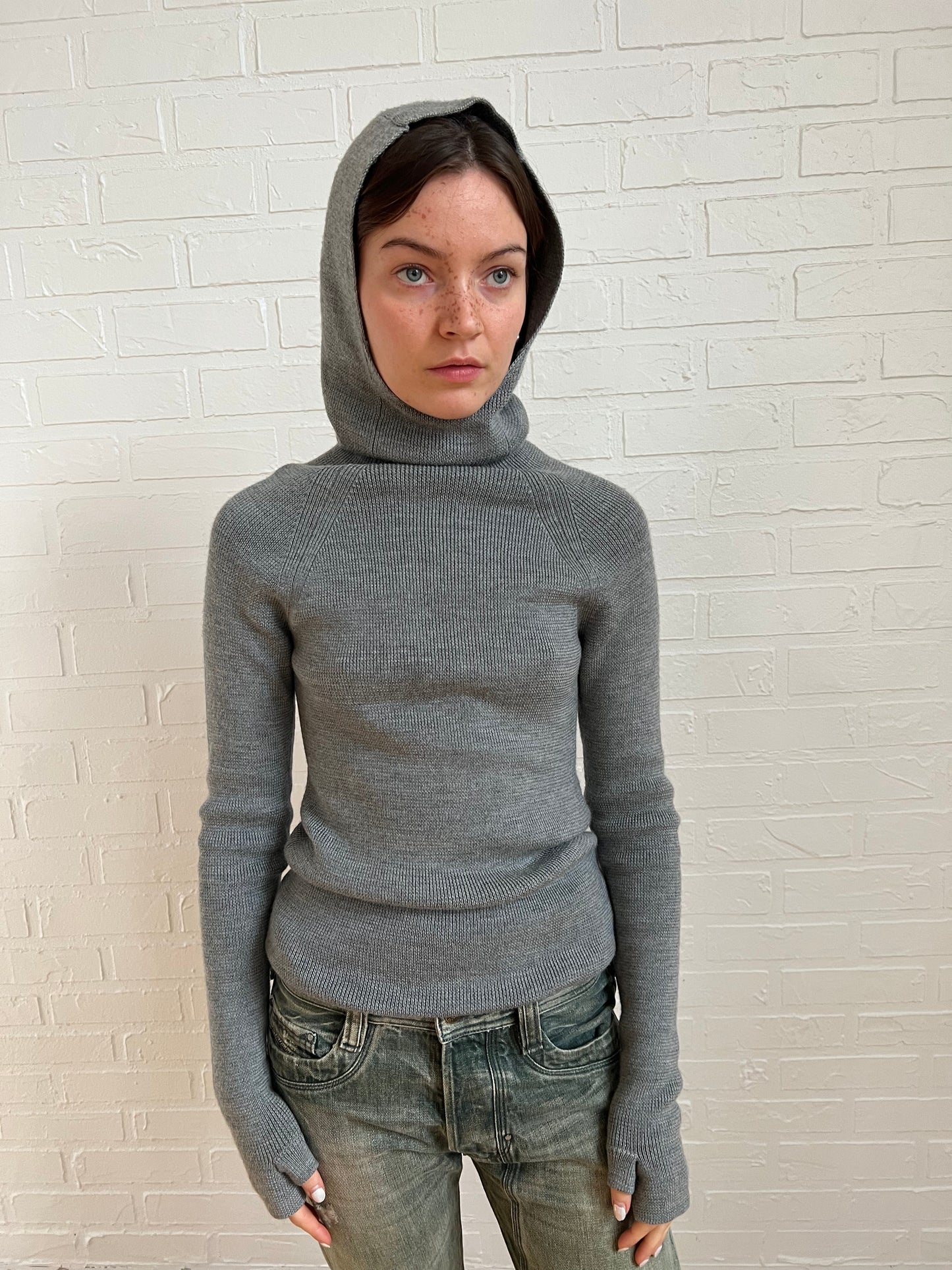 Limi feu hoodie ribbed wool glove sweater in grey