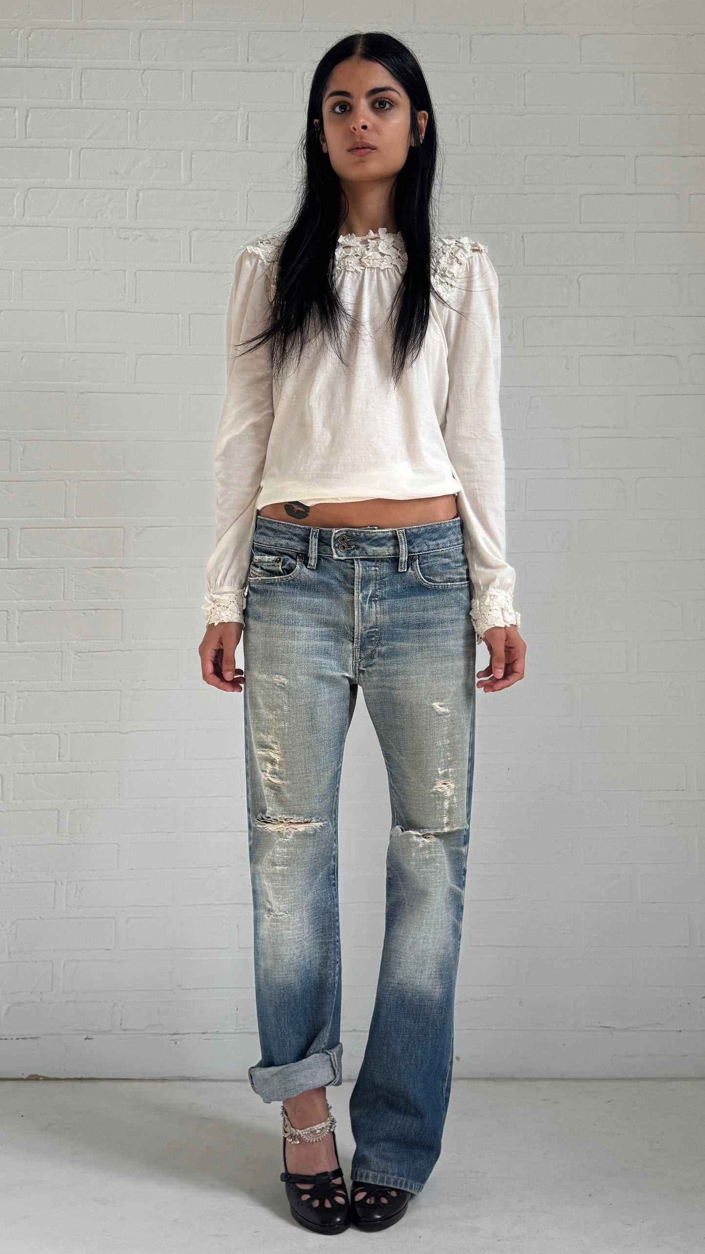 Distressed Straight Leg Jeans
