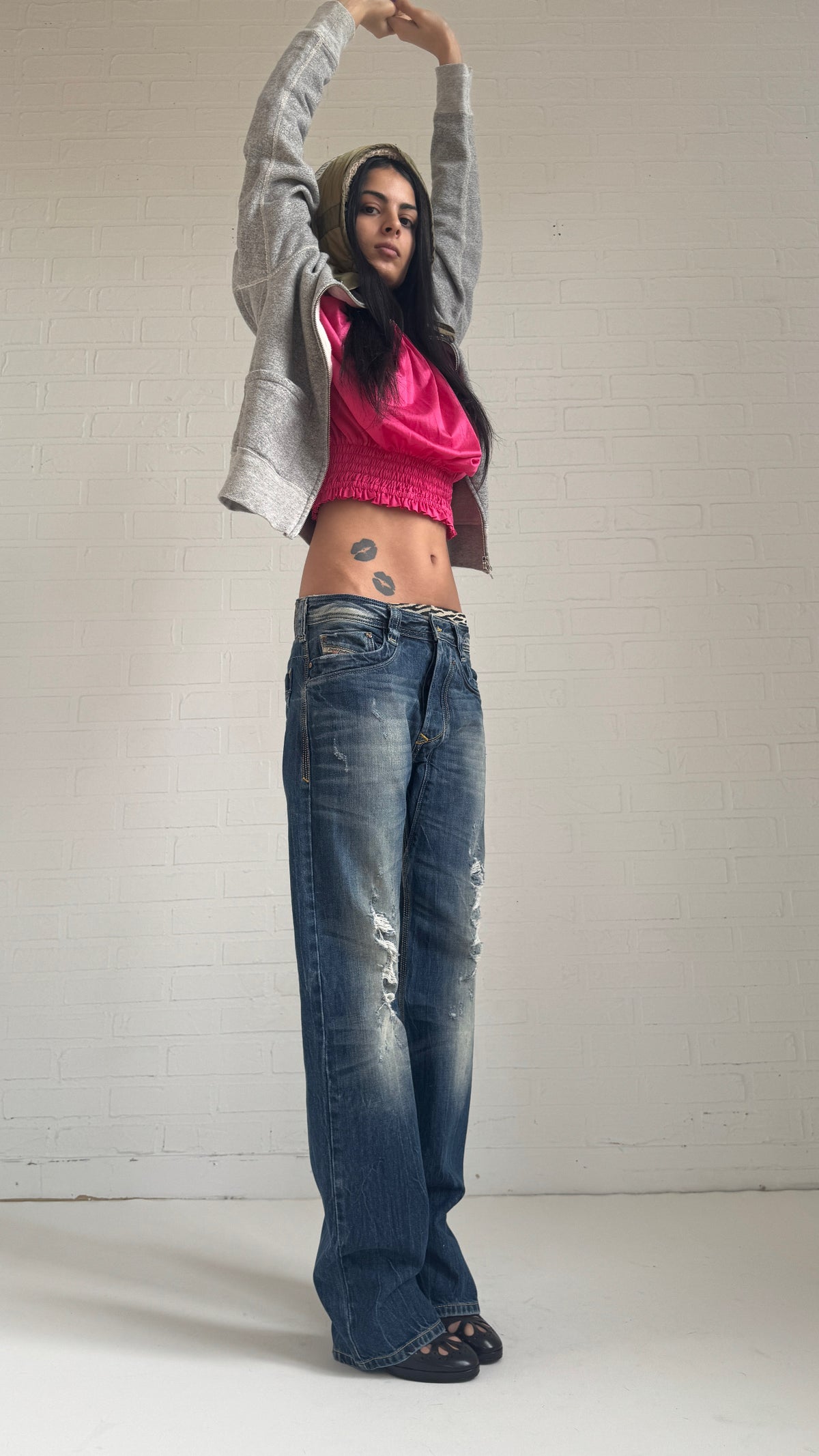 Distressed Dark Wash Straight Leg Jeans