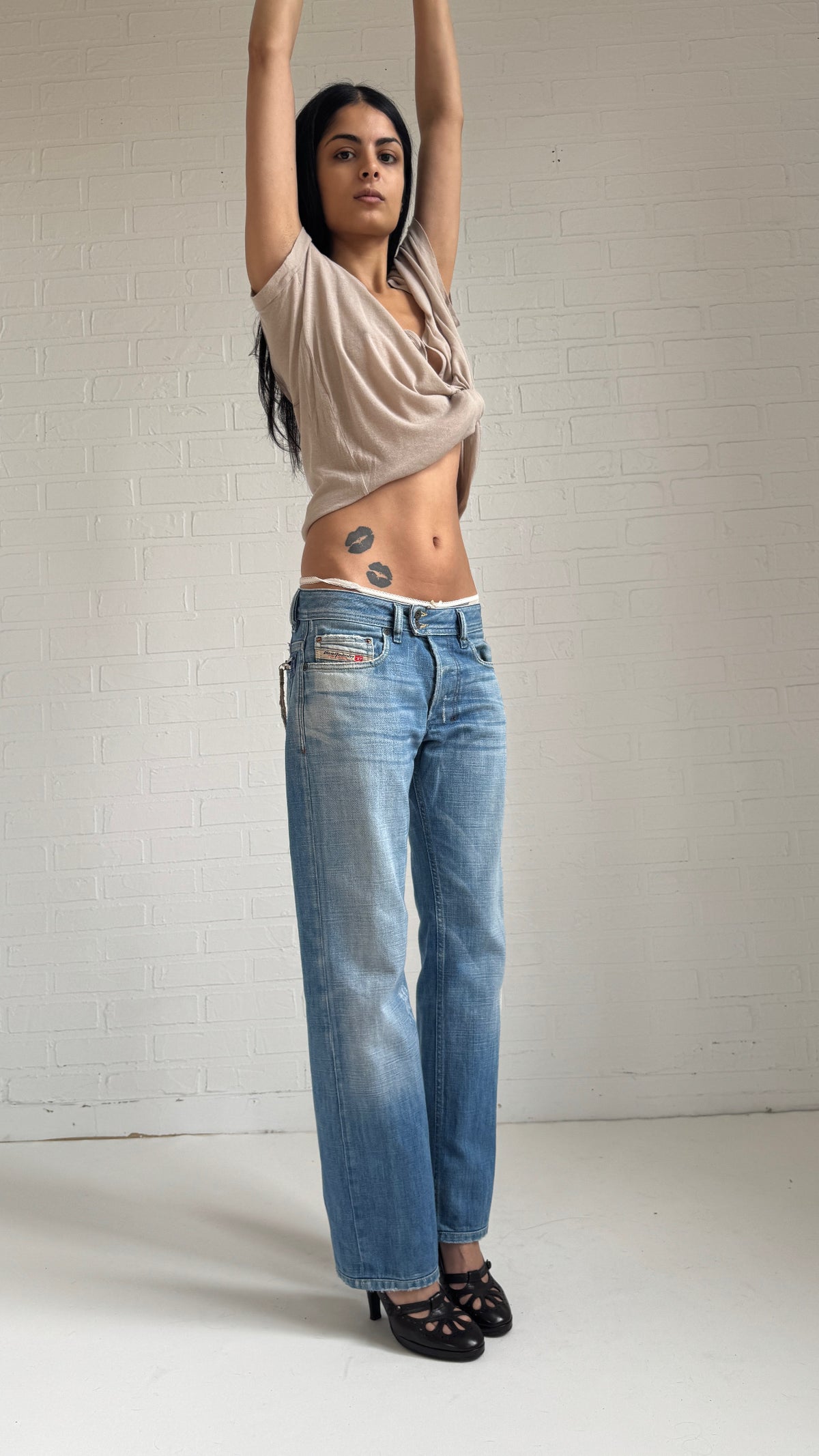 Embroidered Pocket Straight Leg Jeans