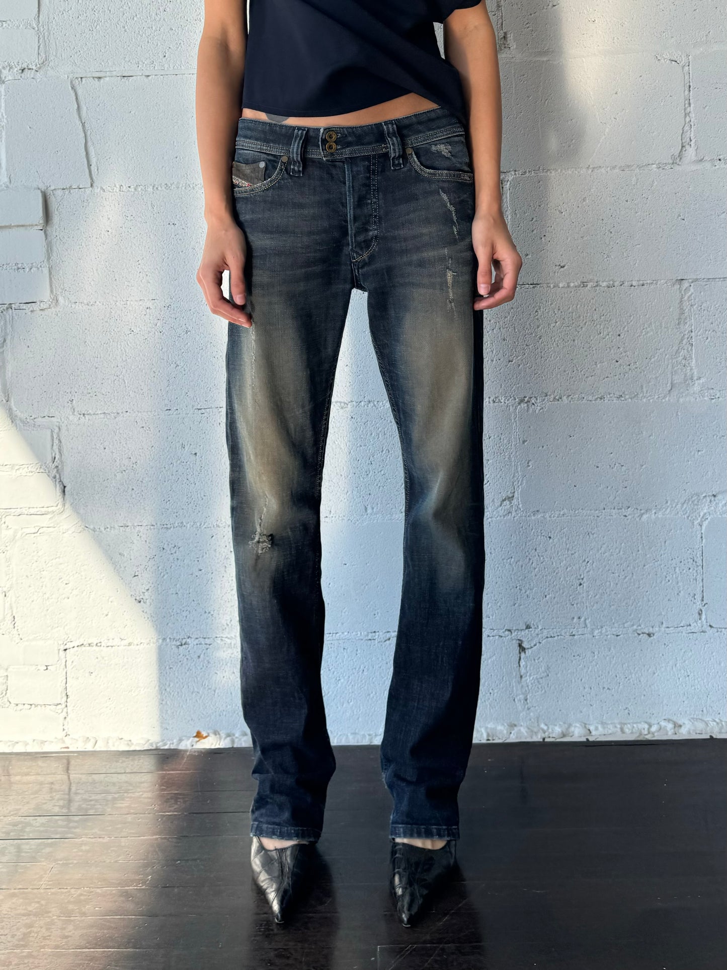 vtg straight jeans in dark rust wash / small