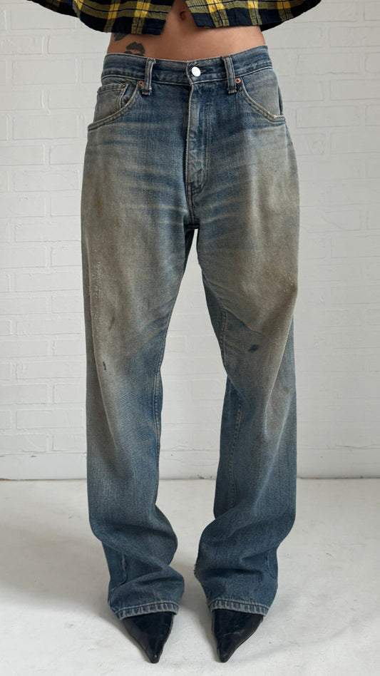 ripped loose jeans