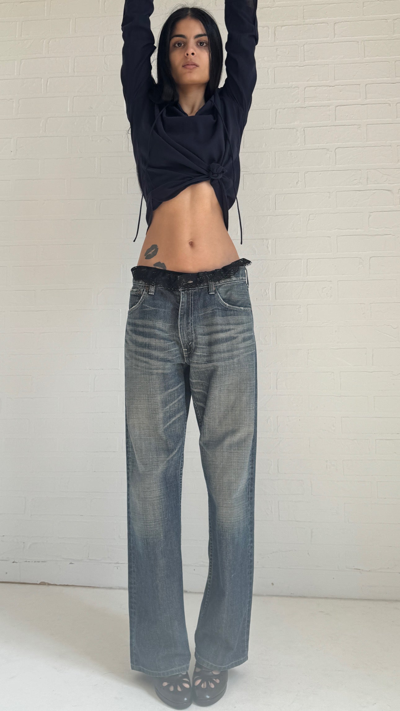 Relaxed Mid Rise Wide Jeans