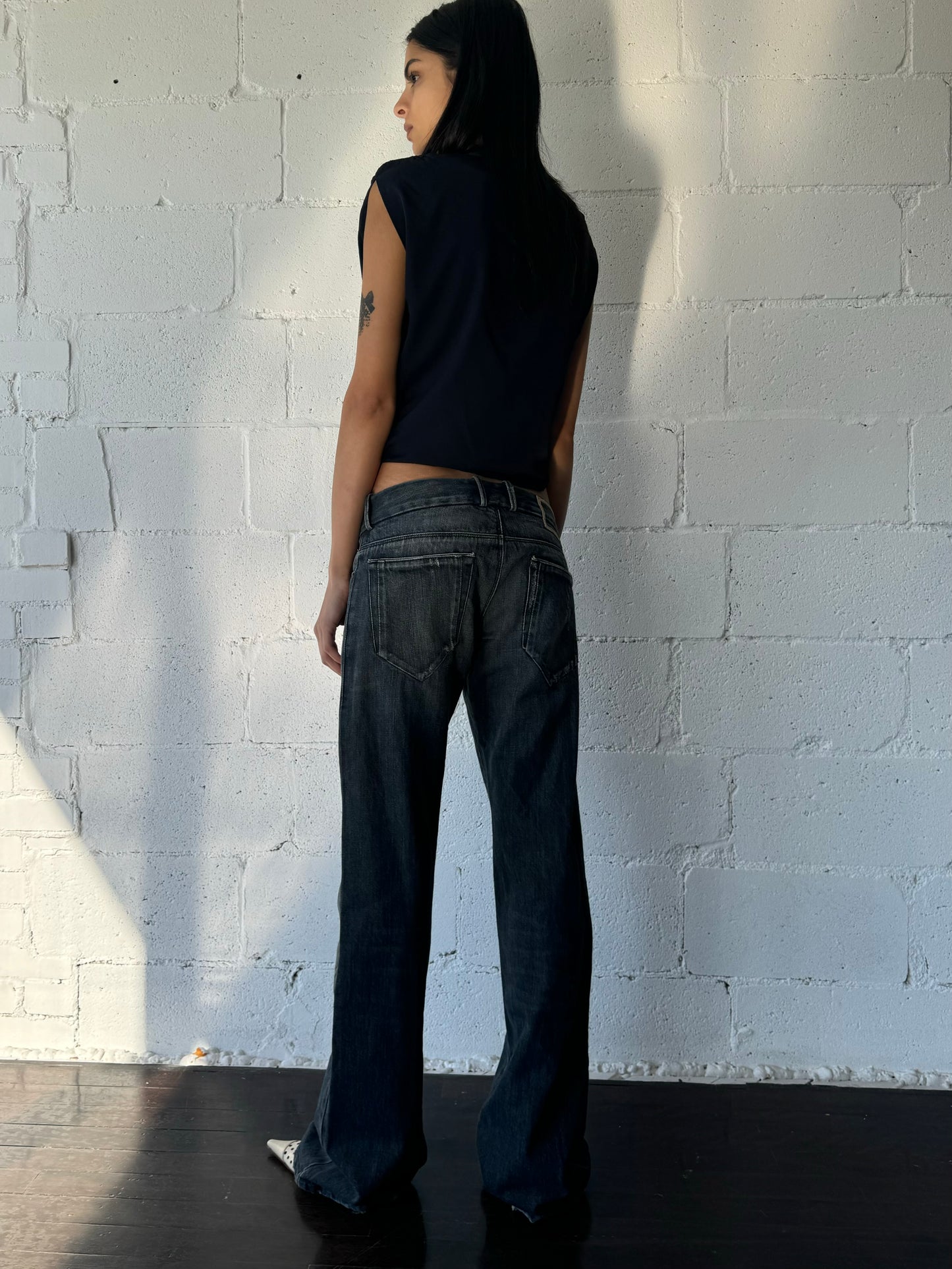 vtg straight jeans in dark rust wash / small