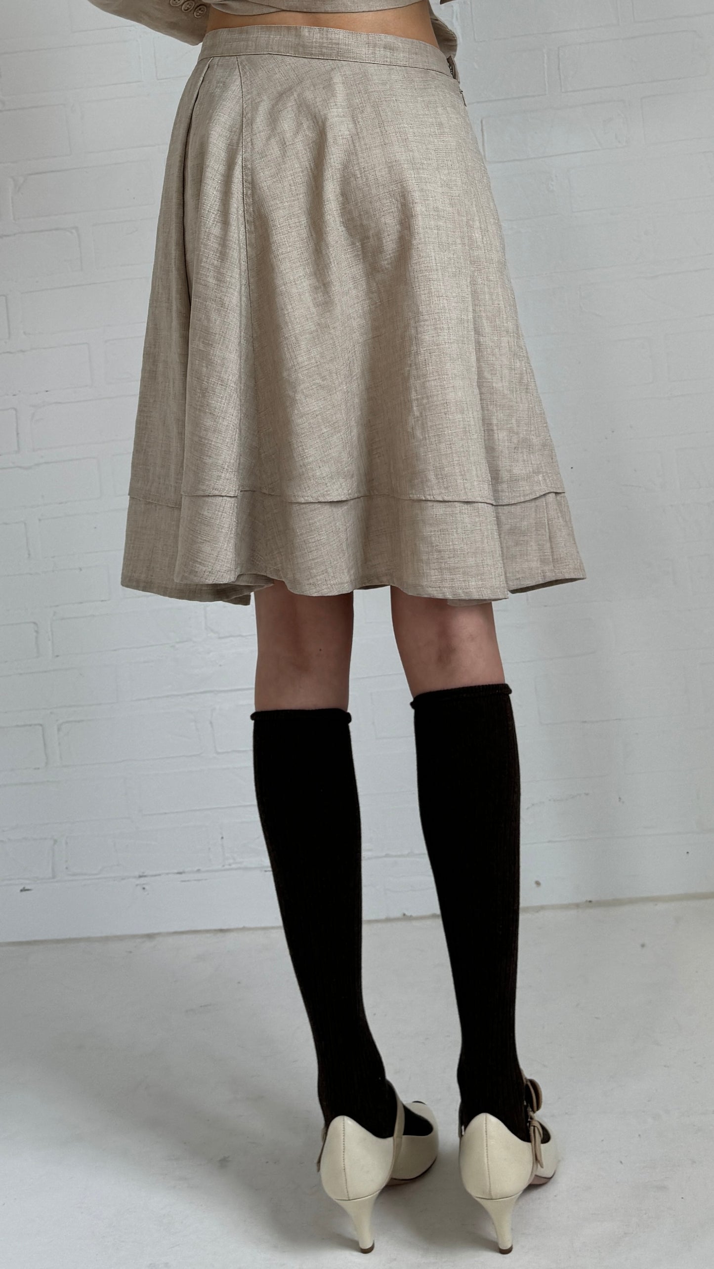 khaki skirt