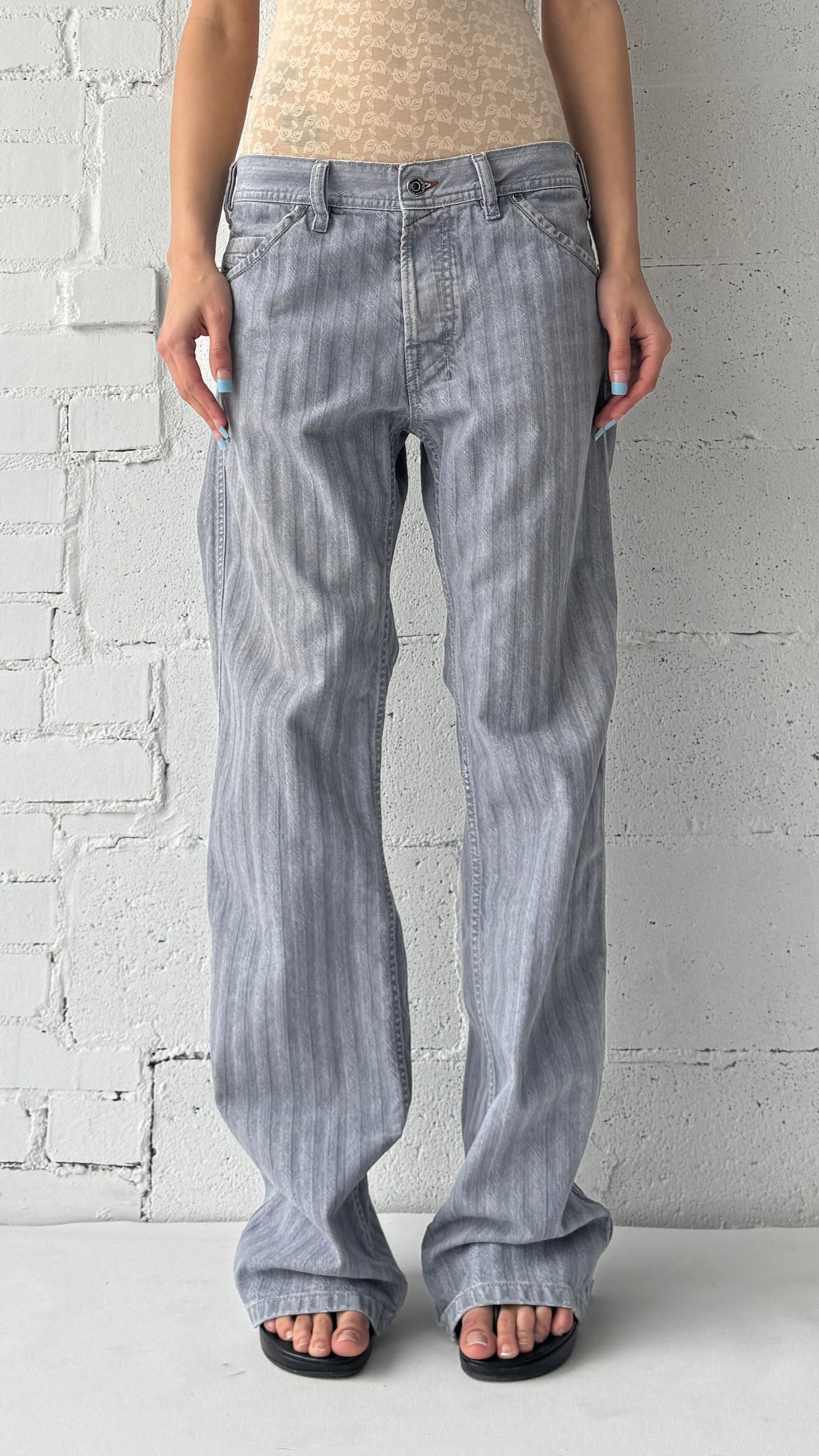 grey striped 32