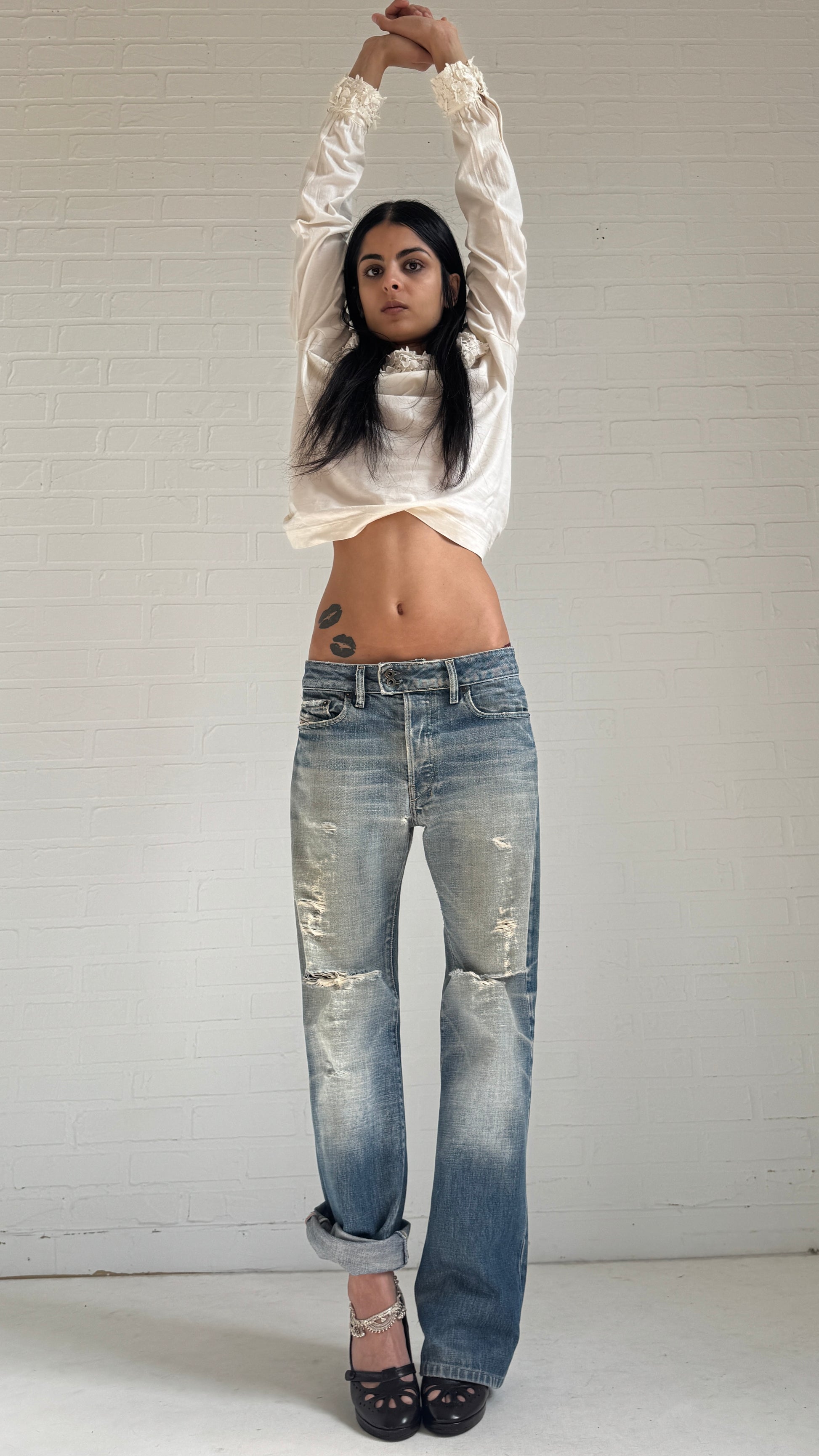 Distressed Straight Leg Jeans