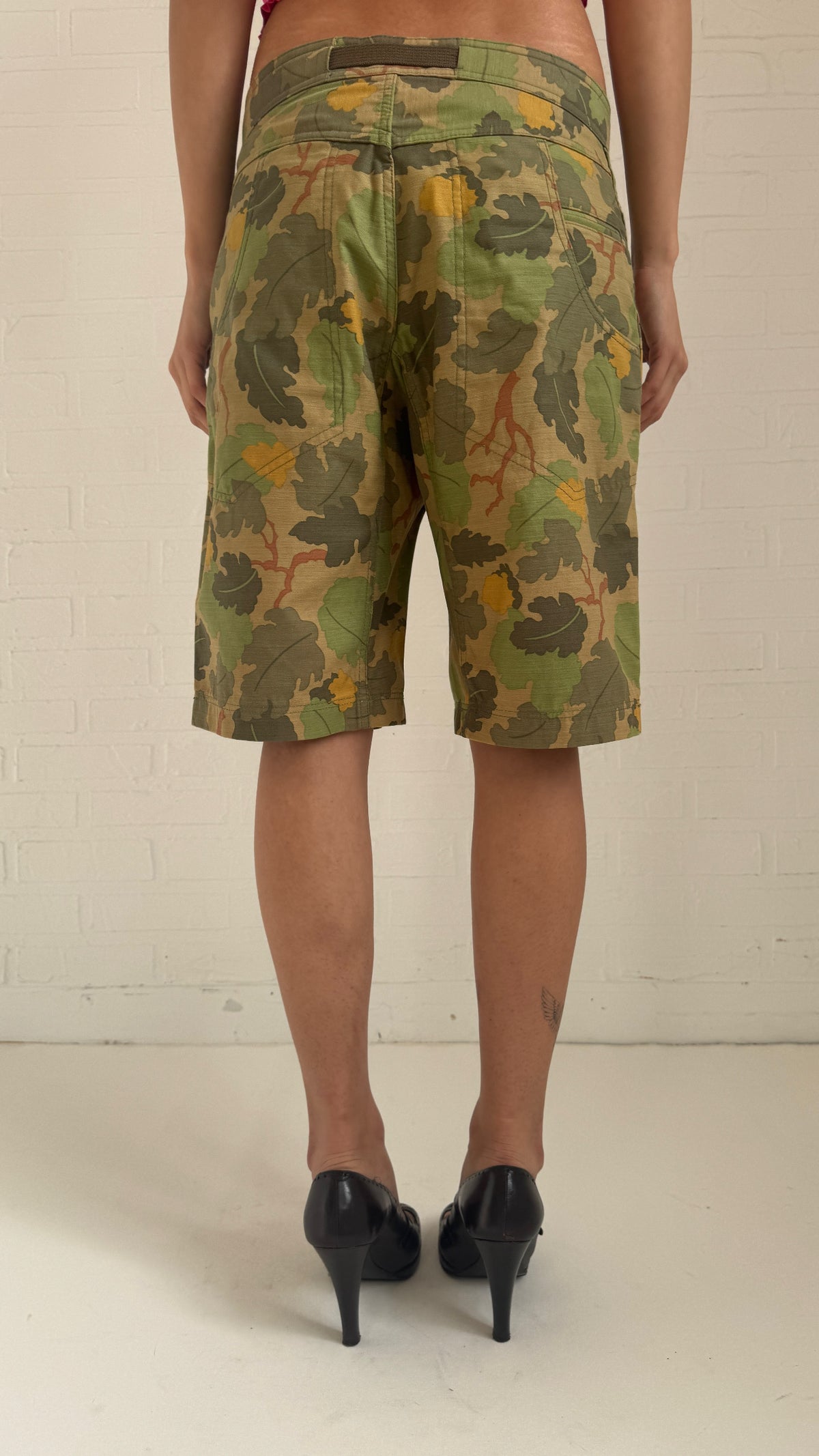 Camouflage Leaf Belted Shorts