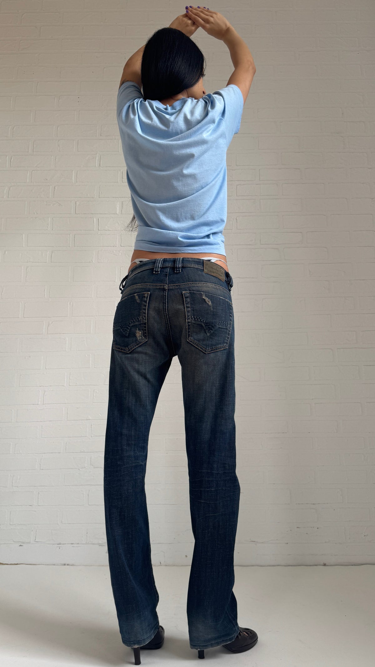 Distressed Dark Wash Straight Leg Jeans