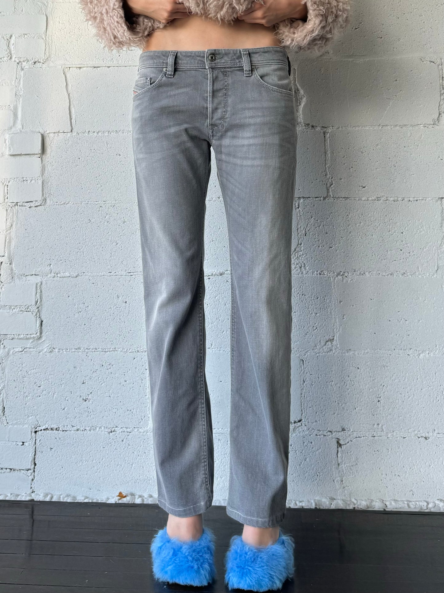 straight low grey wash / m