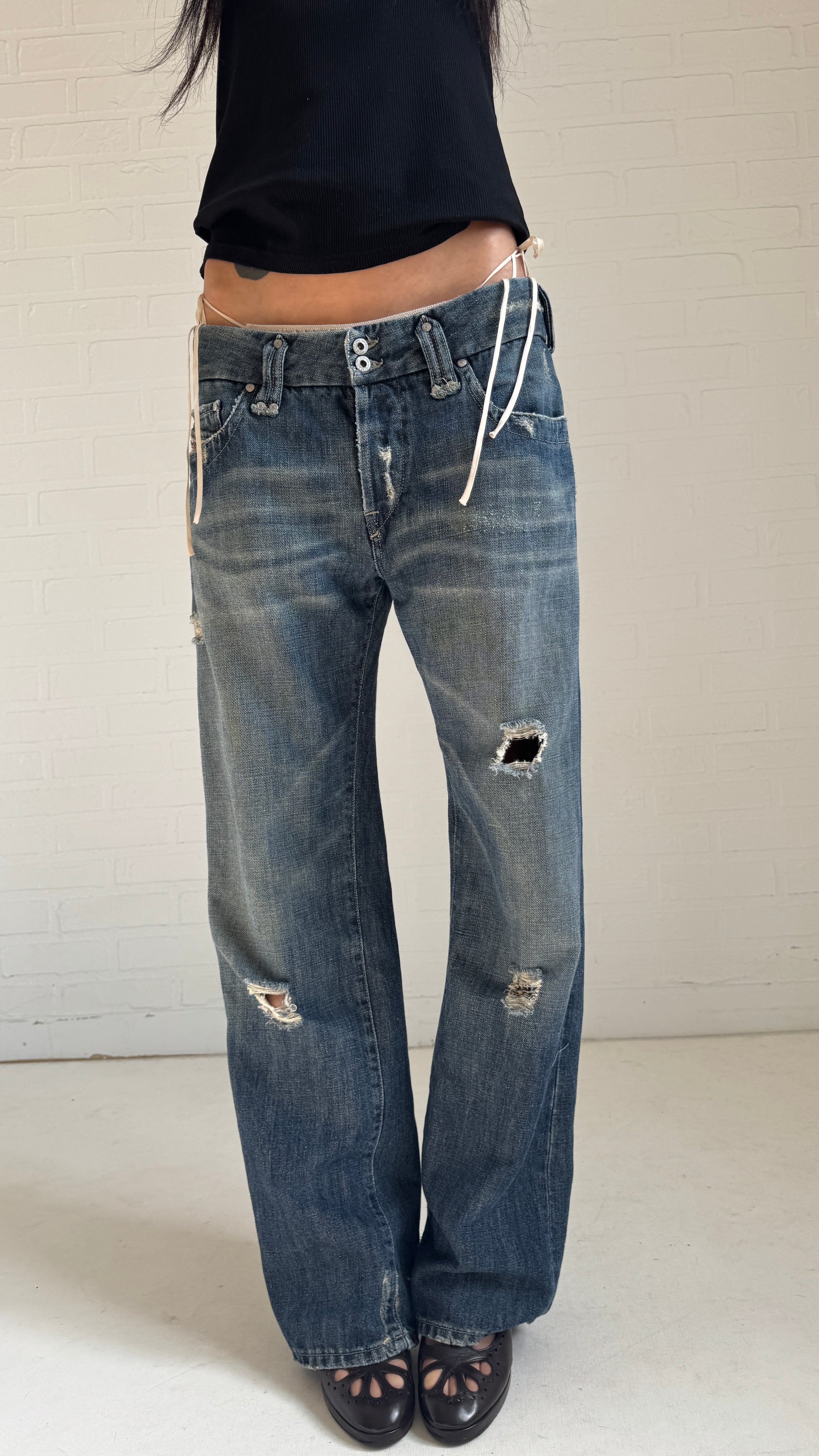 Distressed Wide Leg Jeans