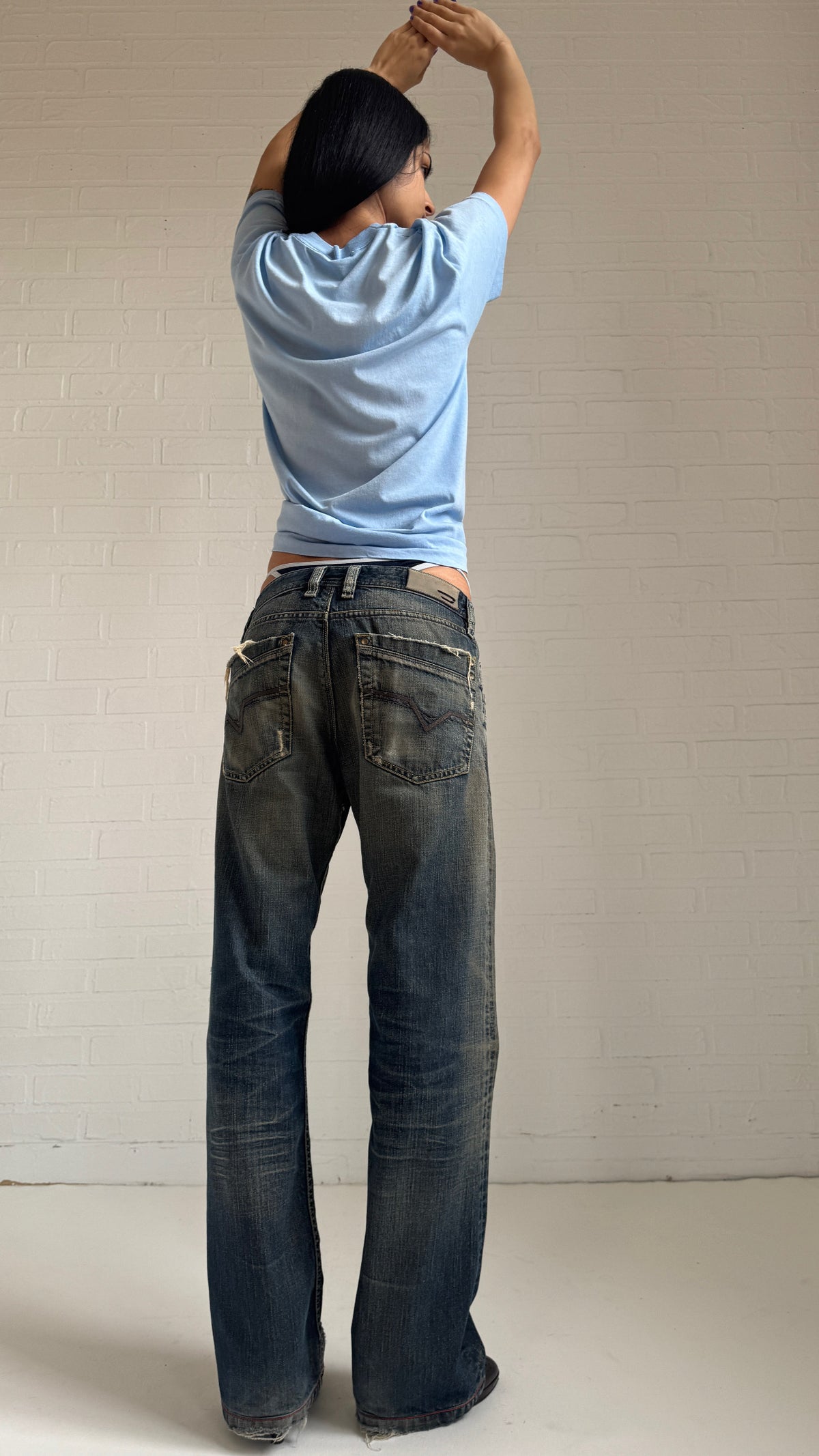 Distressed Straight Leg Jeans